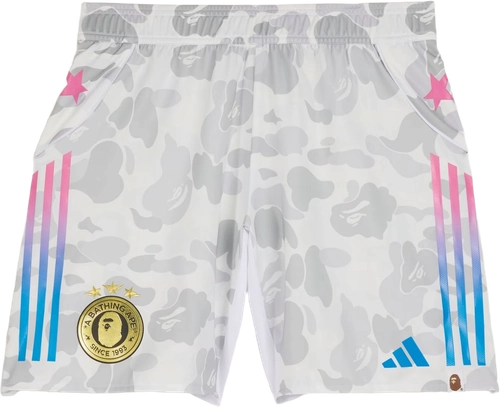 Image de Bape Adidas Football Shorts White Kb2205