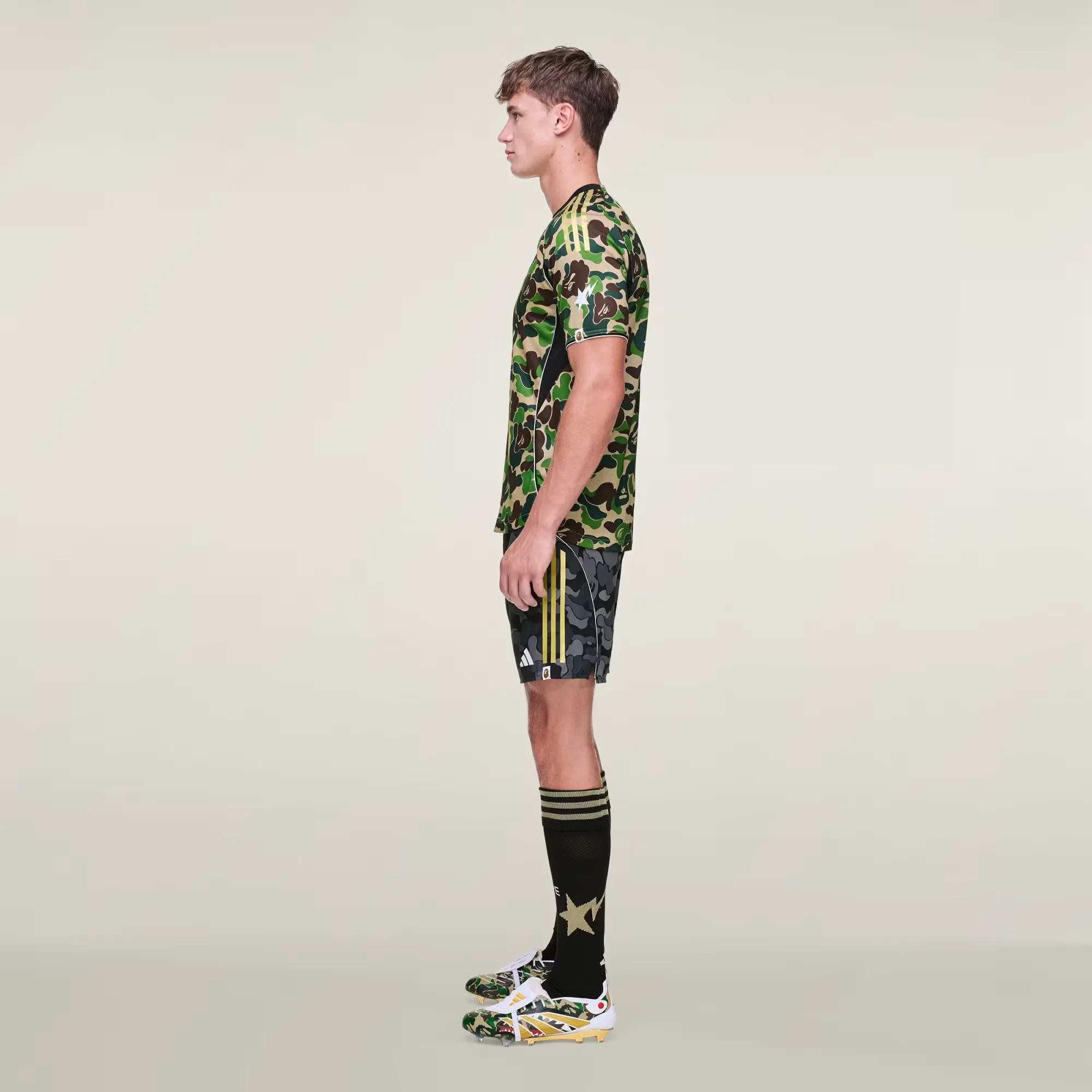 000000_BAPE-x-adidas-Football-Shorts_BLACK_KB2204_img3