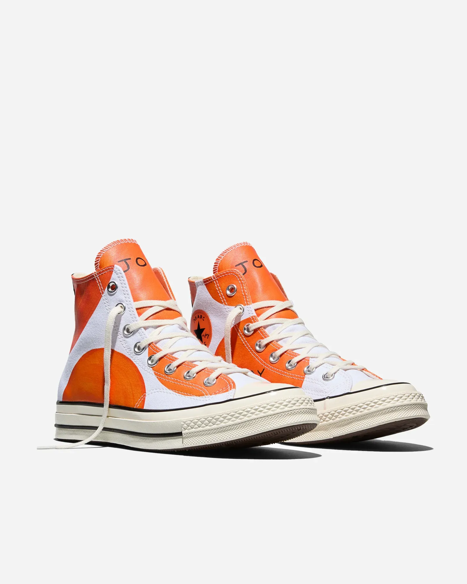 E75D27_Converse-x-Marc-Jacobs-Chuck-70_WHITE-MANDARIN-ORANGE_A19269C_img1