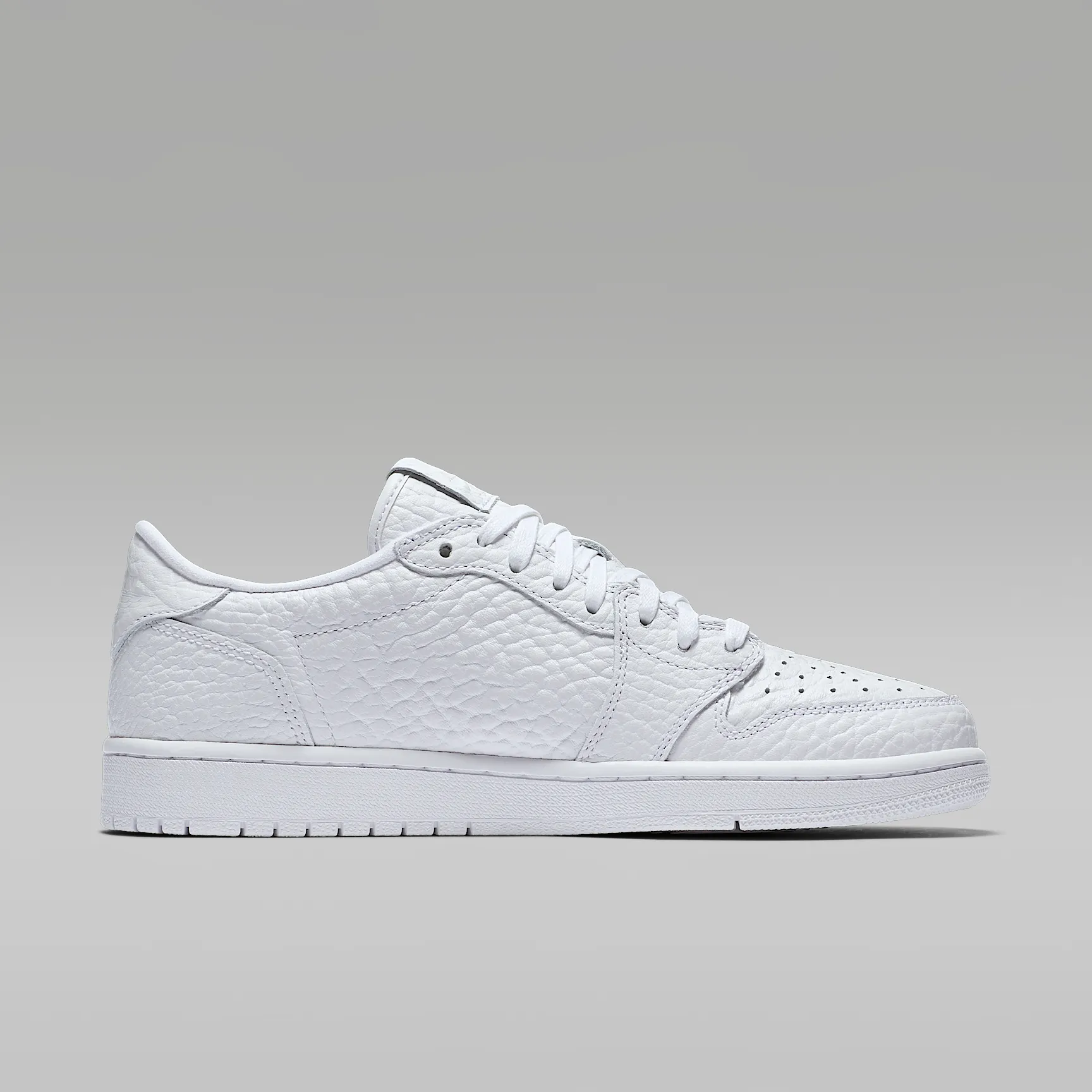 E5E5E5_Air-Jordan-1-Retro-Low-NS_TRIPLE-WHITE_872782-100_img2