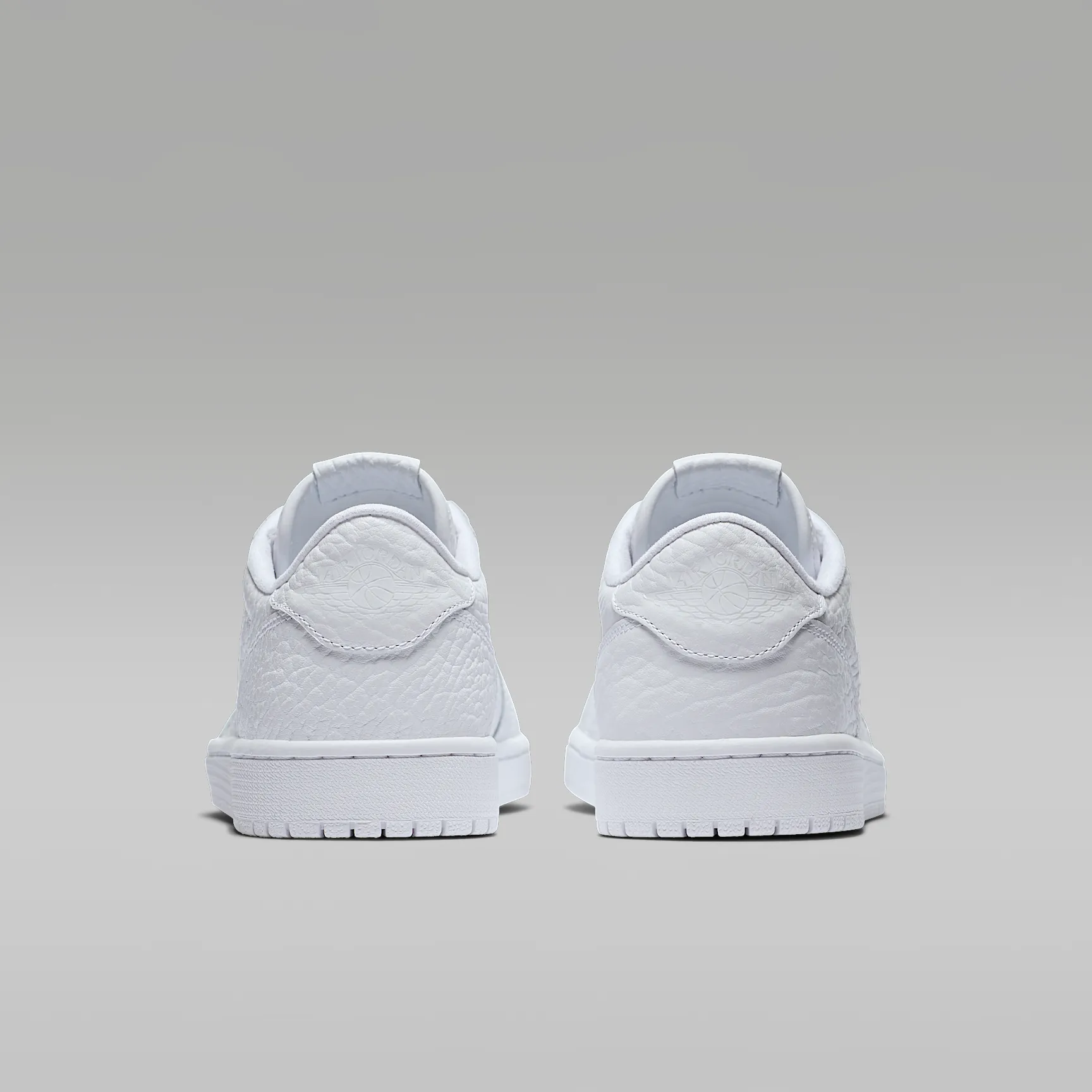E5E5E5_Air-Jordan-1-Retro-Low-NS_TRIPLE-WHITE_872782-100_img5