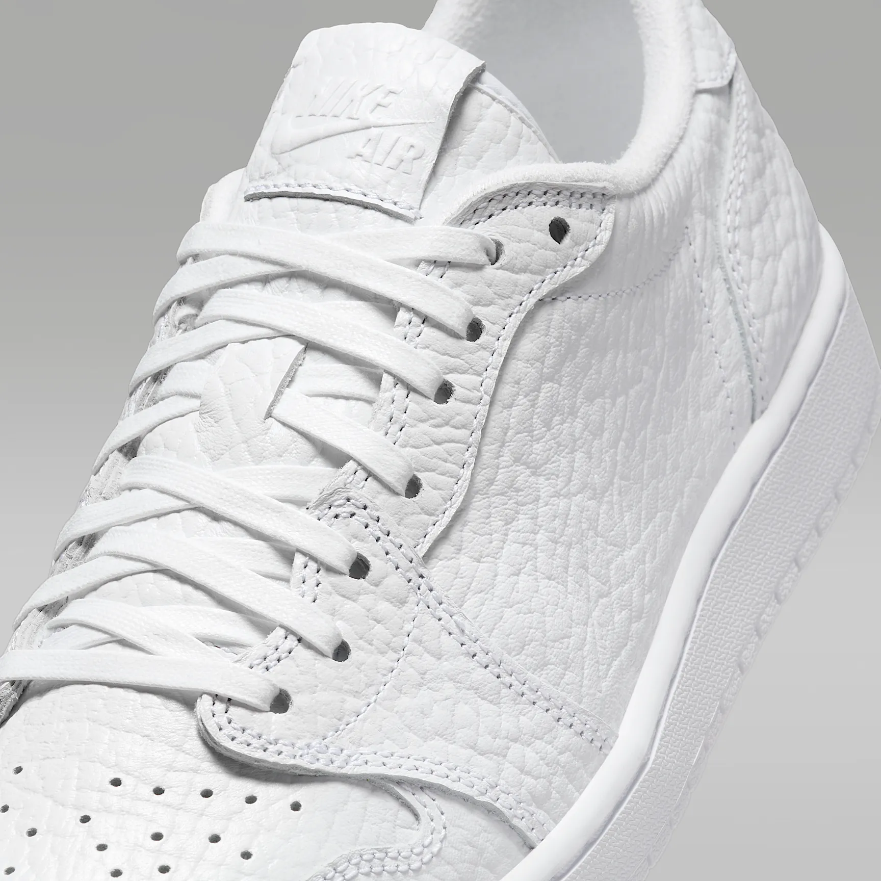 E5E5E5_Air-Jordan-1-Retro-Low-NS_TRIPLE-WHITE_872782-100_img6