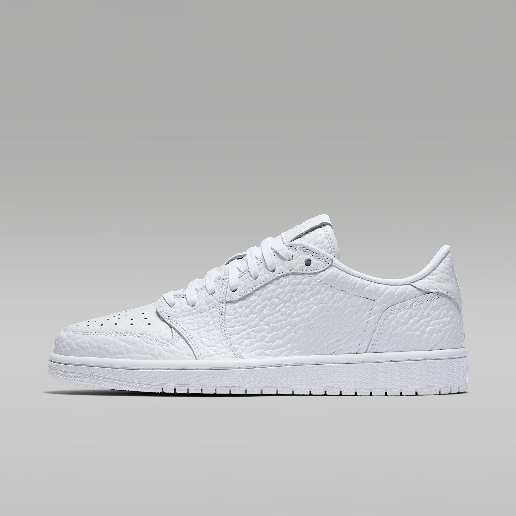 E5E5E5_Air-Jordan-1-Retro-Low-NS_TRIPLE-WHITE_872782-100_img0