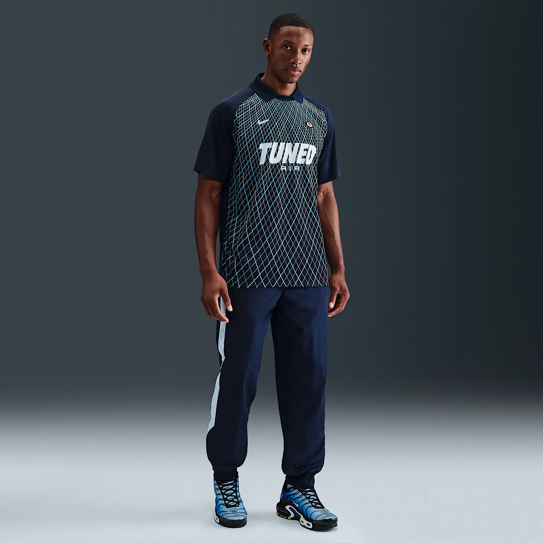 222844_Nike-Tuned-Football-Shirt_OBSIDIAN-BLUE-CHILL_HV6518-451_img3