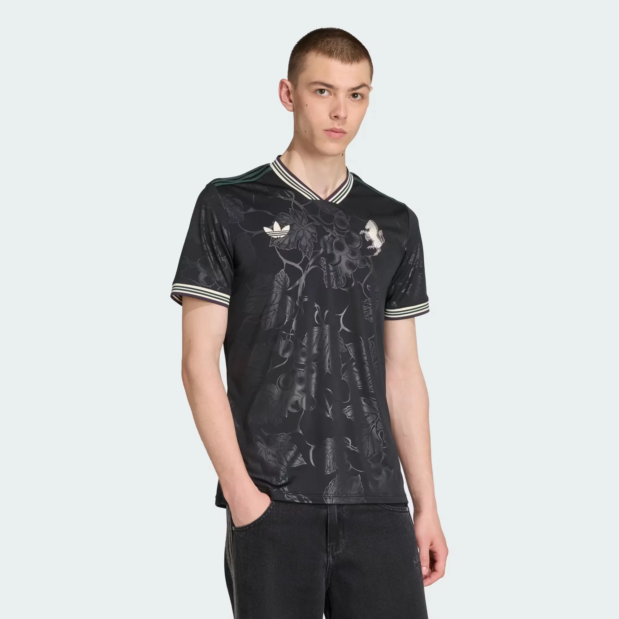 000000_adidas-Juventus-2526-Third-Jersey_BLACK_KC3486_img1