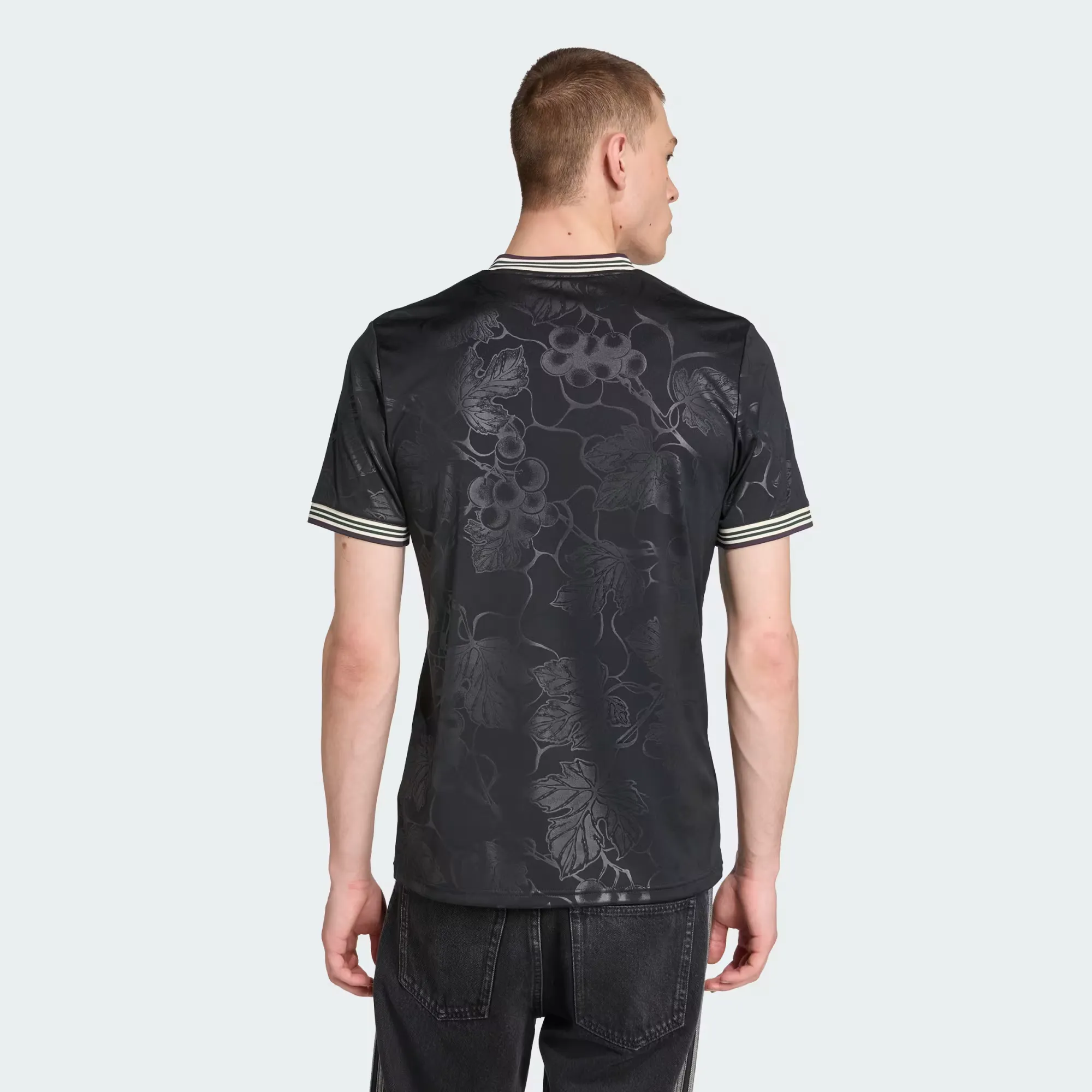 000000_adidas-Juventus-2526-Third-Jersey_BLACK_KC3486_img2