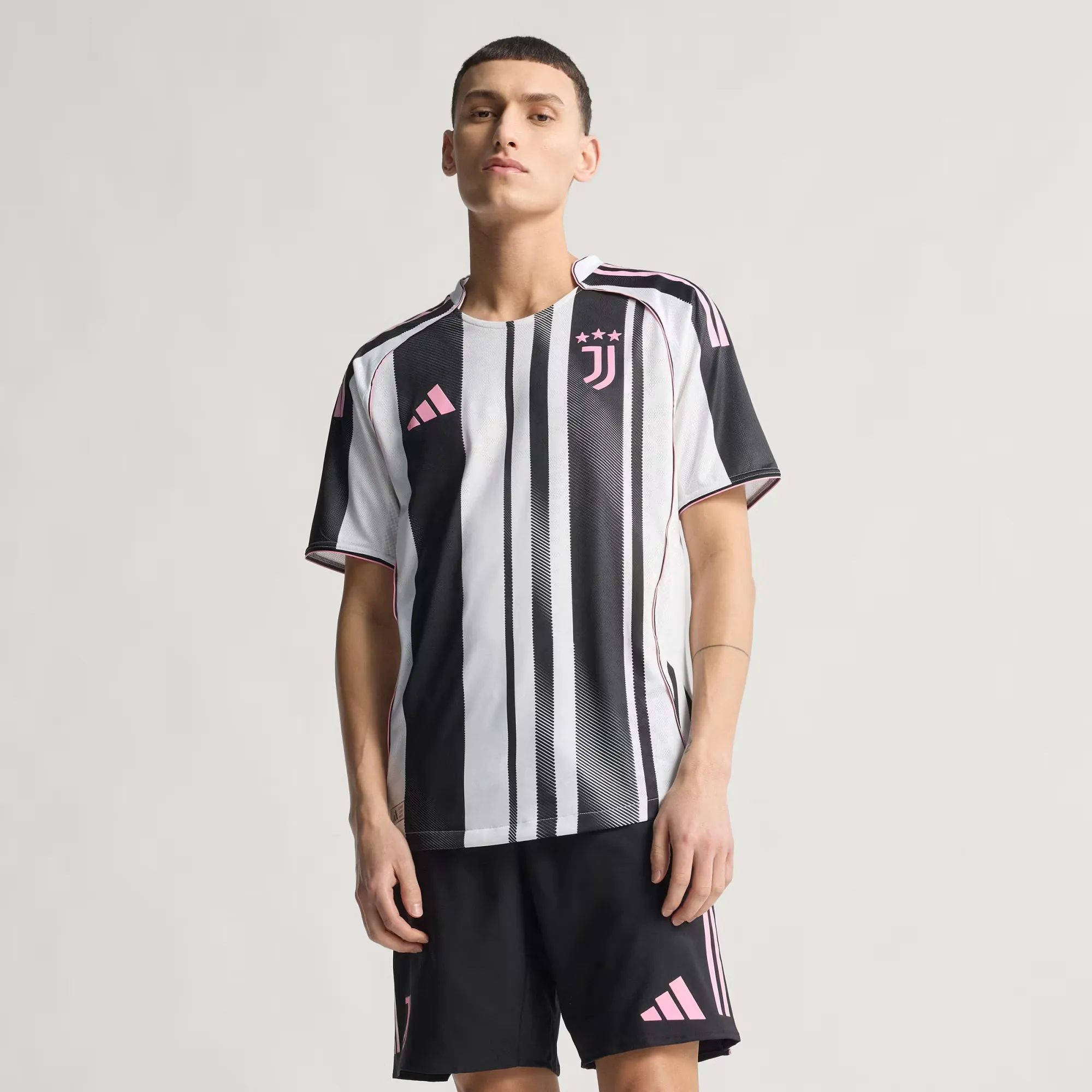 000000_adidas-Juventus-2526-Home-Authentic-Jersey_WHITE_JJ4314_img1