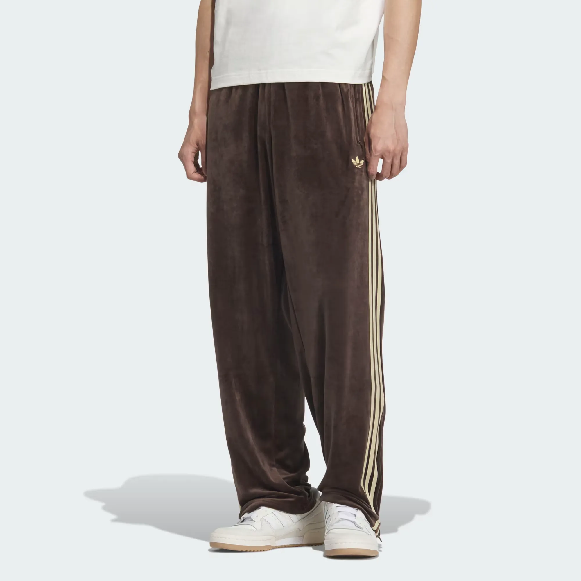 352722_adidas-FB-TP-Velour-Track-Pants_DARK-BROWN_KD9384_img1
