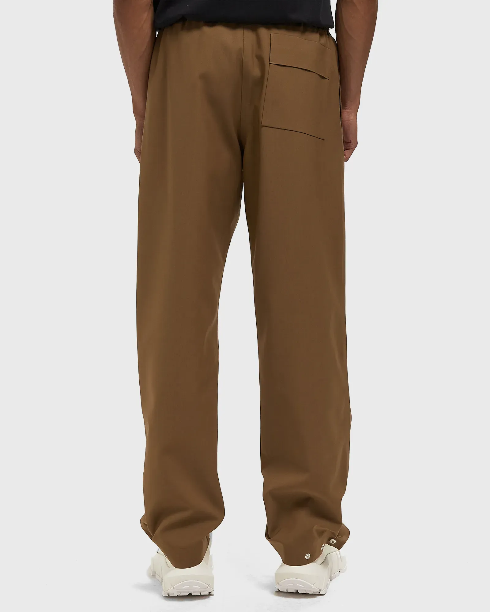 6D4E2F_Lacoste-Sweatpants_ELDERTON_XH3753-52I_img2