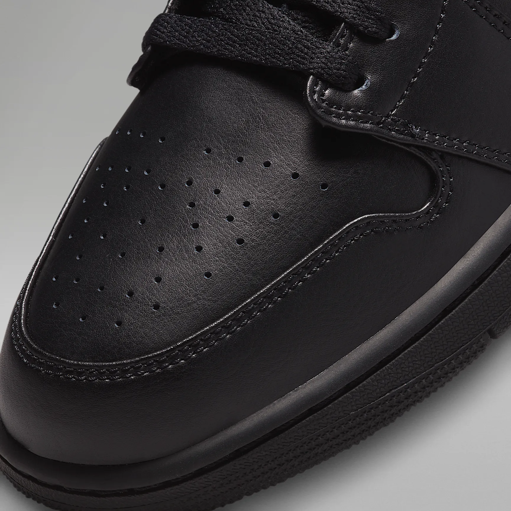000000_Air-Jordan-1-Low_TRIPLE-BLACK_553558-093_img6