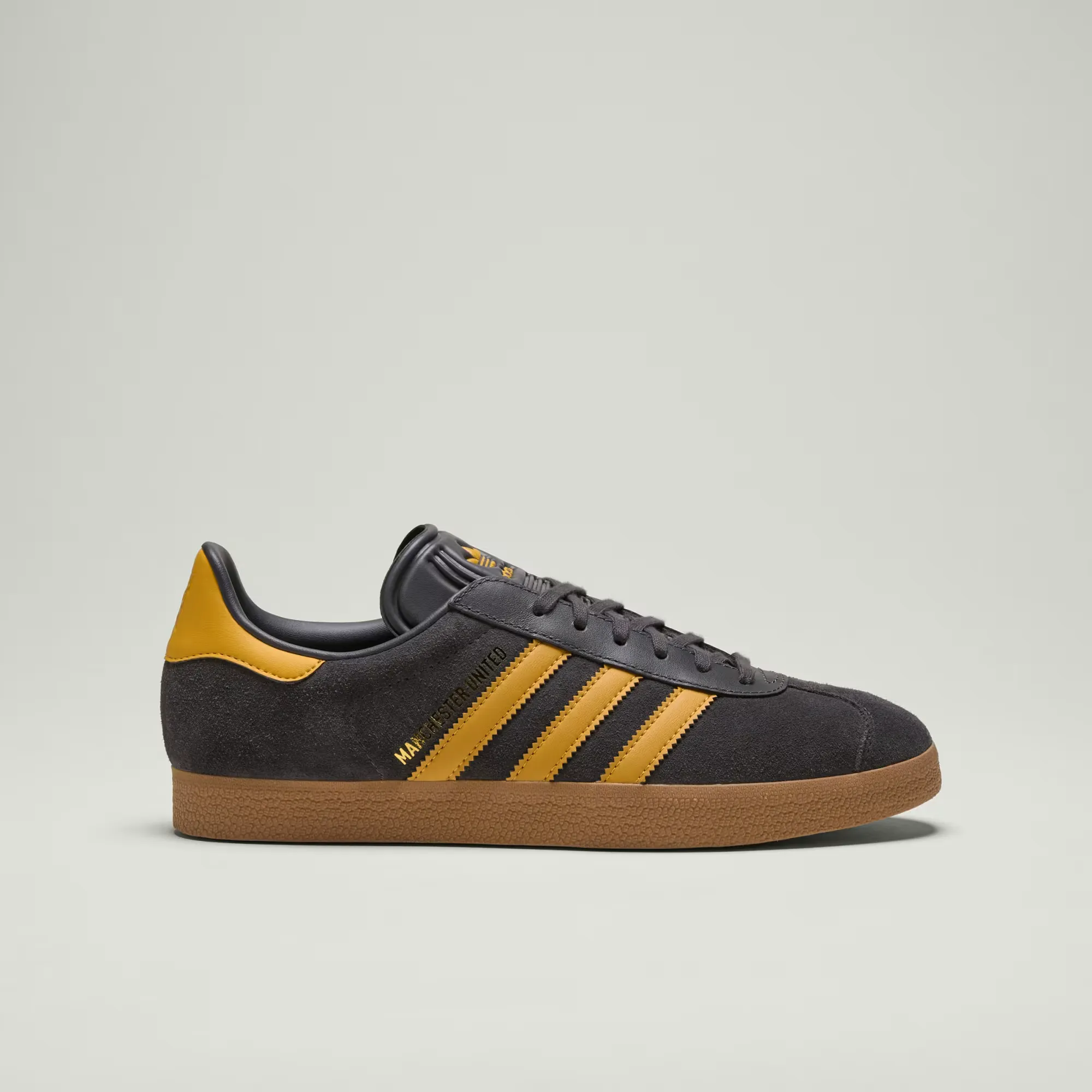 000000_Manchester-United-x-adidas-Gazelle_BROWN-TAN_JR1410_img2