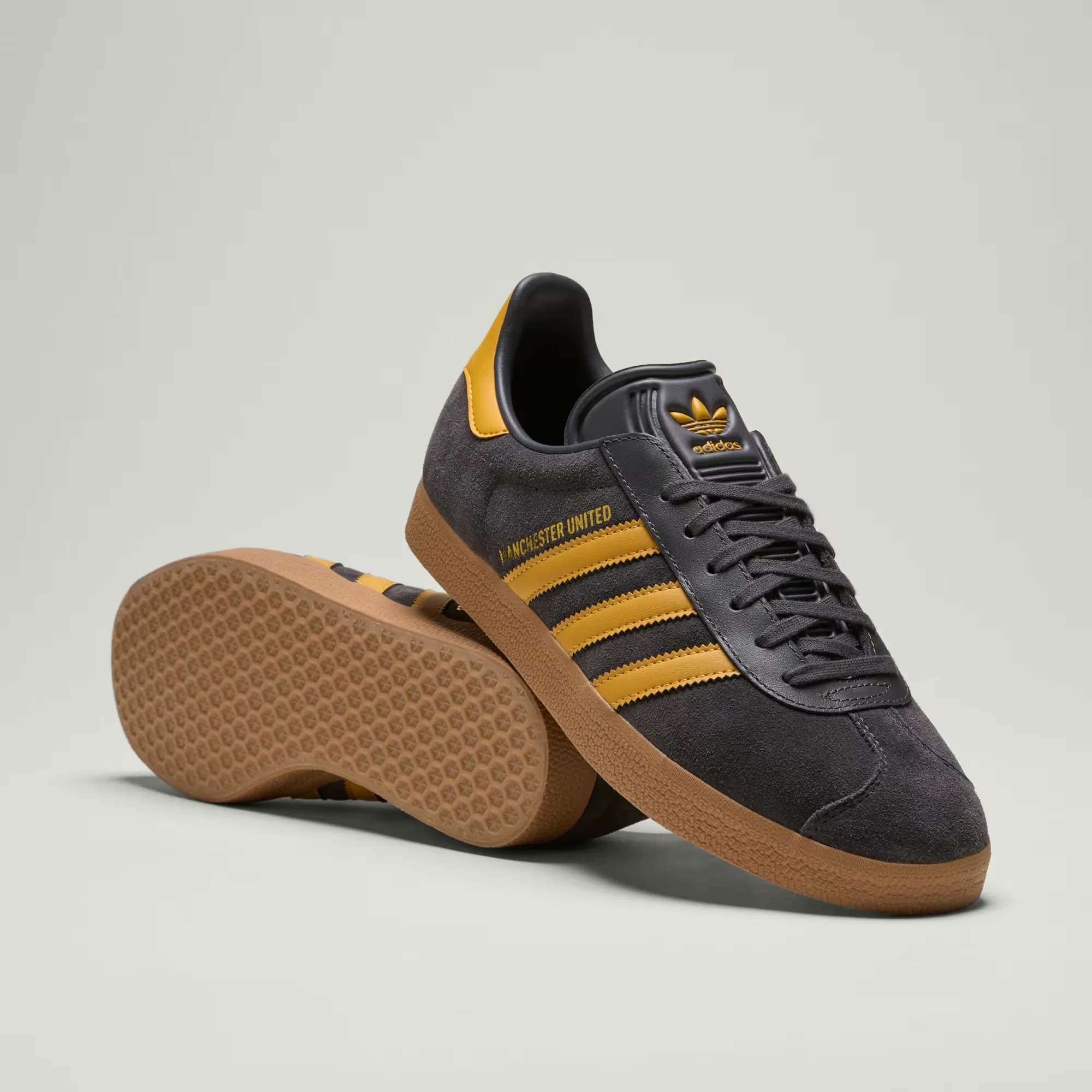 000000_Manchester-United-x-adidas-Gazelle_BROWN-TAN_JR1410_img0