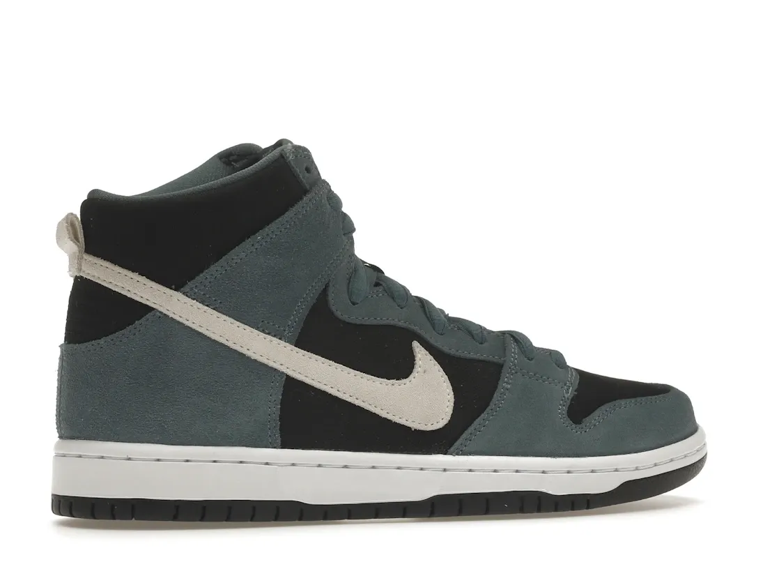 NIKE DUNK HIGH 悶える 