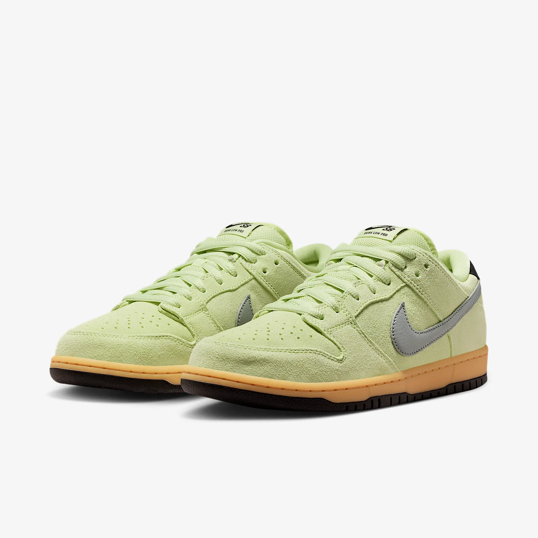 B2C082_Nike-SB-Dunk-Low-_VERDUGO-MOUNTAIN_HQ1626-300_img4