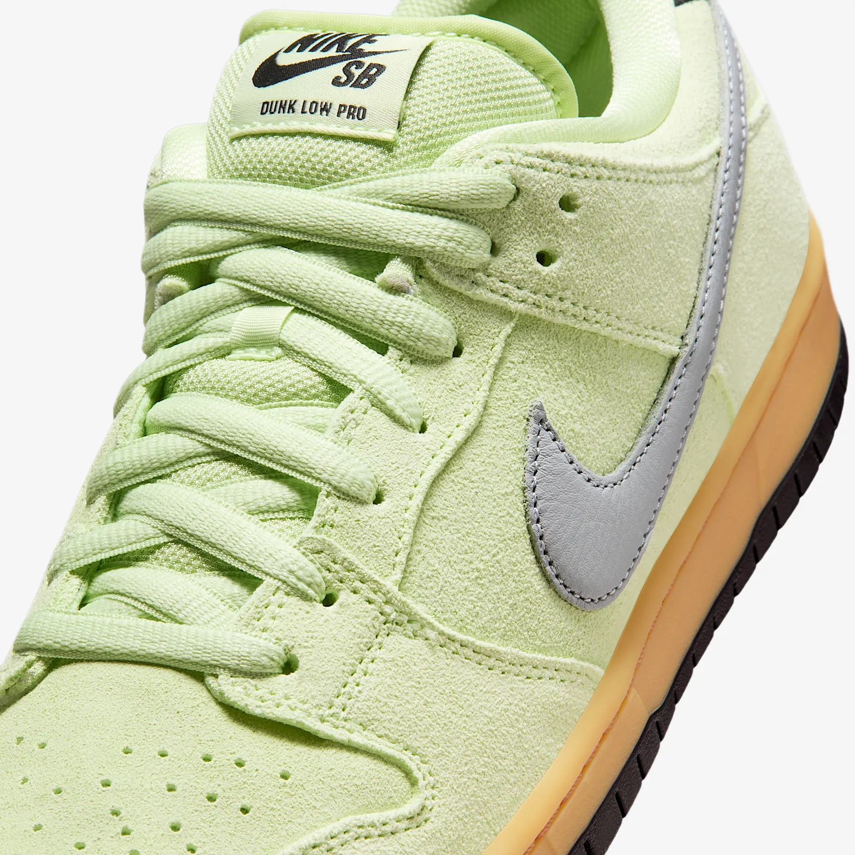 B2C082_Nike-SB-Dunk-Low-_VERDUGO-MOUNTAIN_HQ1626-300_img6