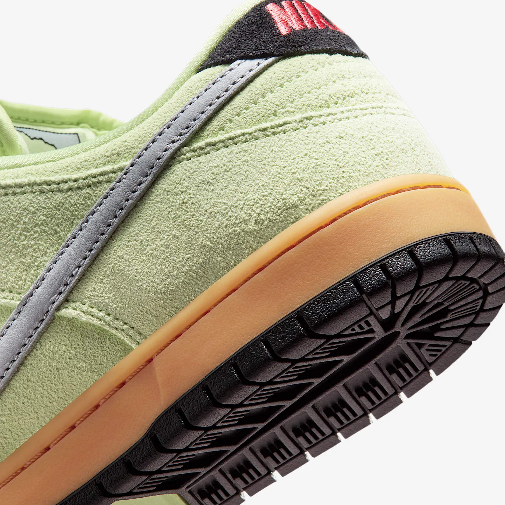 B2C082_Nike-SB-Dunk-Low-_VERDUGO-MOUNTAIN_HQ1626-300_img7