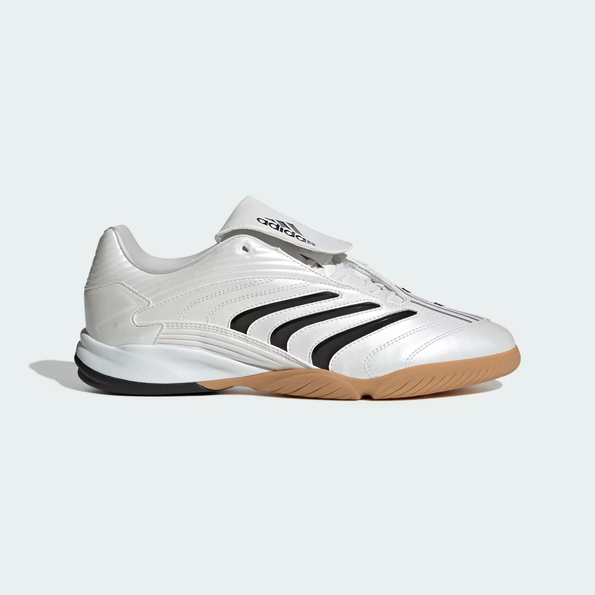 000000_adidas-Predator-Sala_ZERO-METALLIC-BLACK-GUM_JQ3915_img0