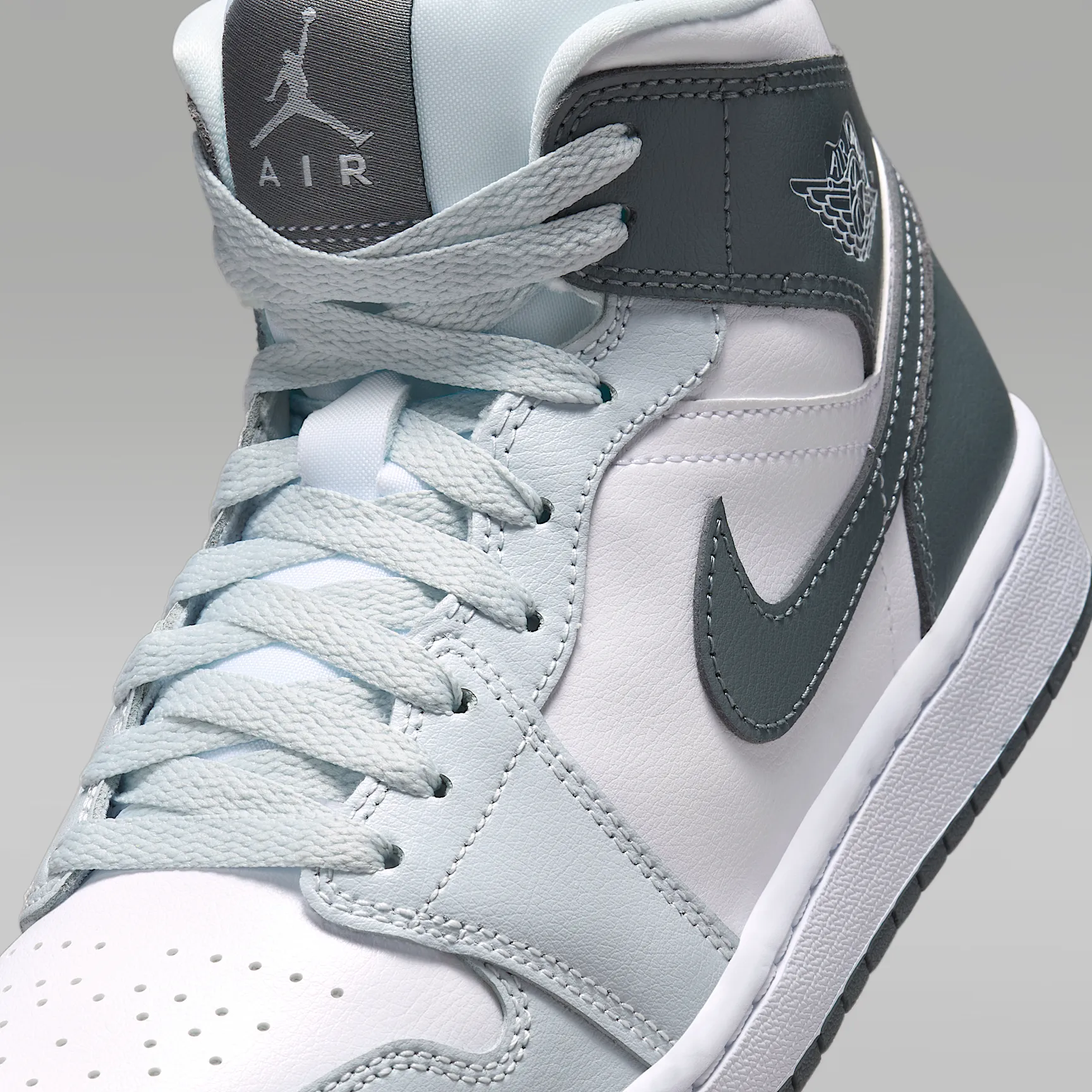 495558_Air-Jordan-1-Mid_WHITE-SMOKE-GREY_BQ6472-113_img6