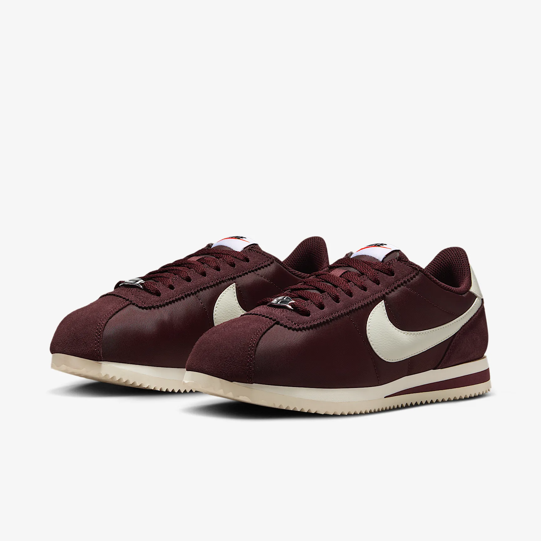 4A2A2D_Nike-Cortez_BURGUNDY-CRUSH_DZ2795-605_img4