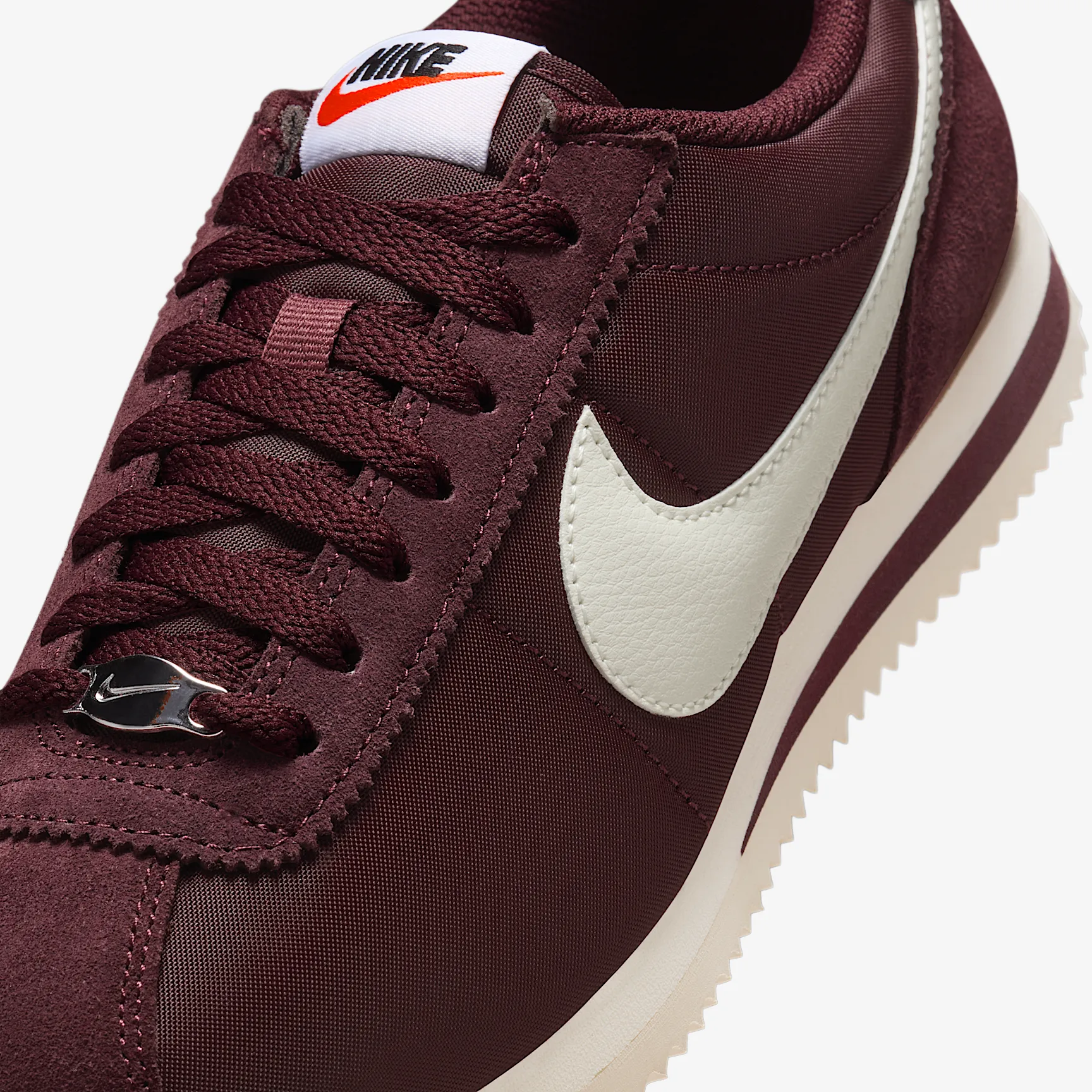 4A2A2D_Nike-Cortez_BURGUNDY-CRUSH_DZ2795-605_img6