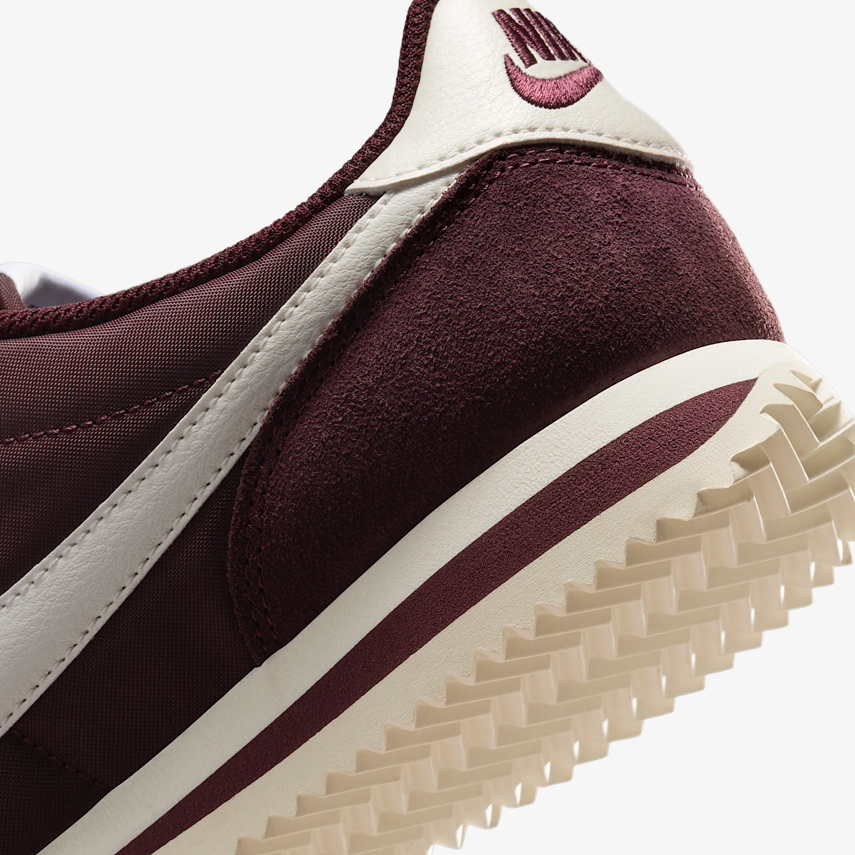4A2A2D_Nike-Cortez_BURGUNDY-CRUSH_DZ2795-605_img7