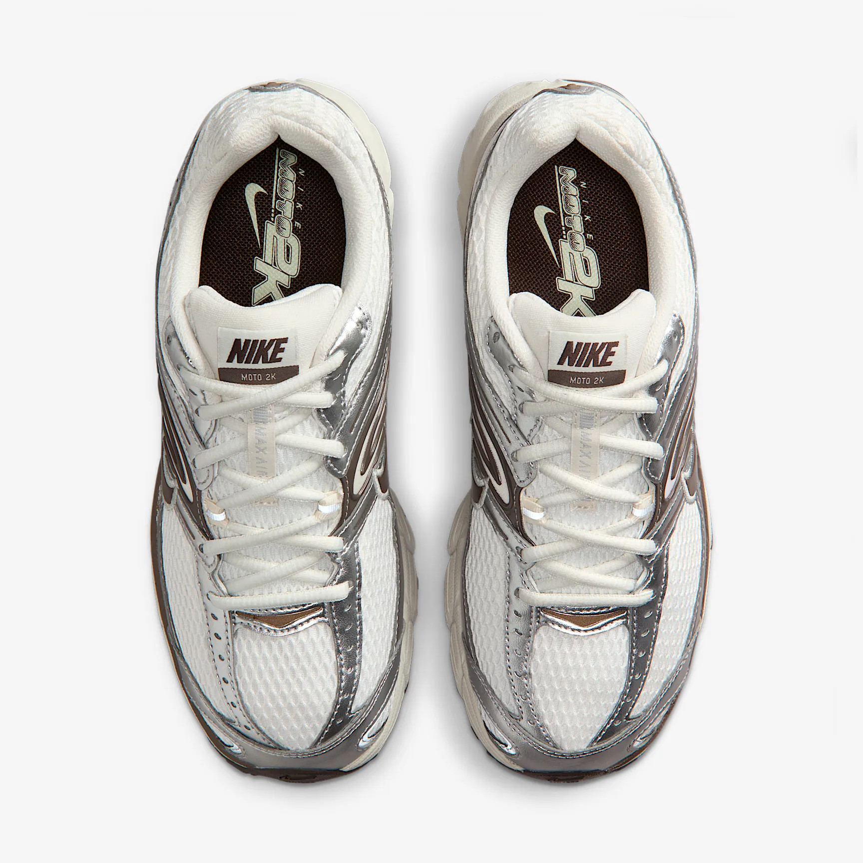 59514D_Nike-Air-Max-Moto-2K-WMNS_SILVER-BAROQUE-BROWN_IO1915-030_img3