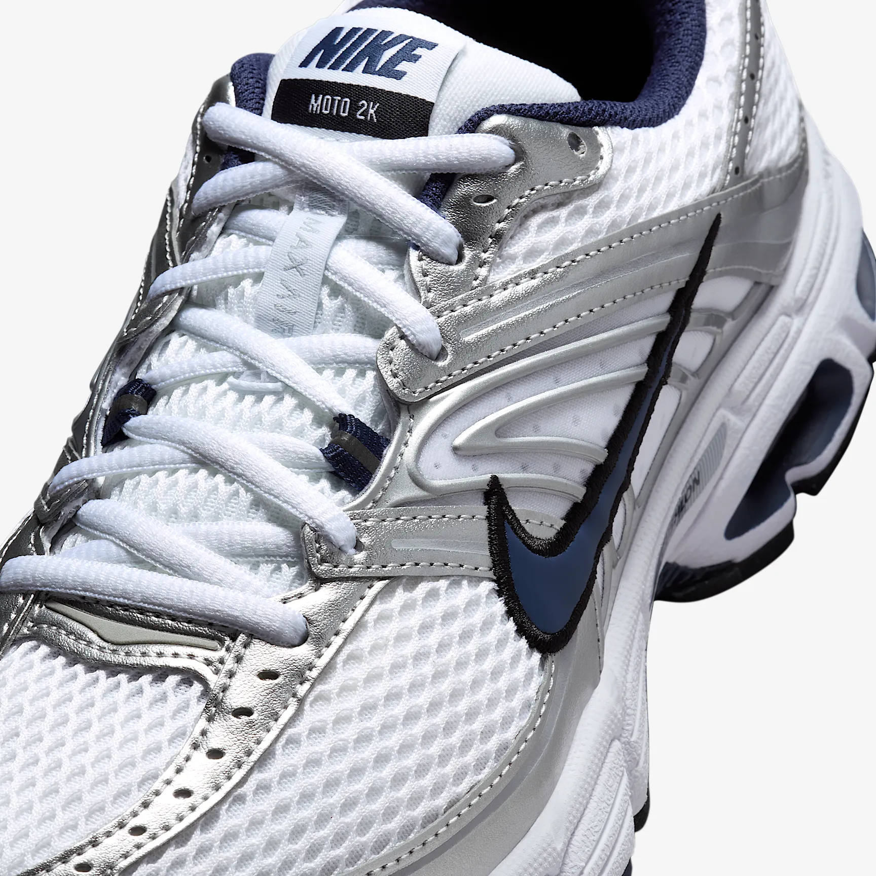 B8B6B4_Nike-Air-Max-Moto-2K-WMNS_WHITE-METALLIC-SILVER_HQ2056-104_img6