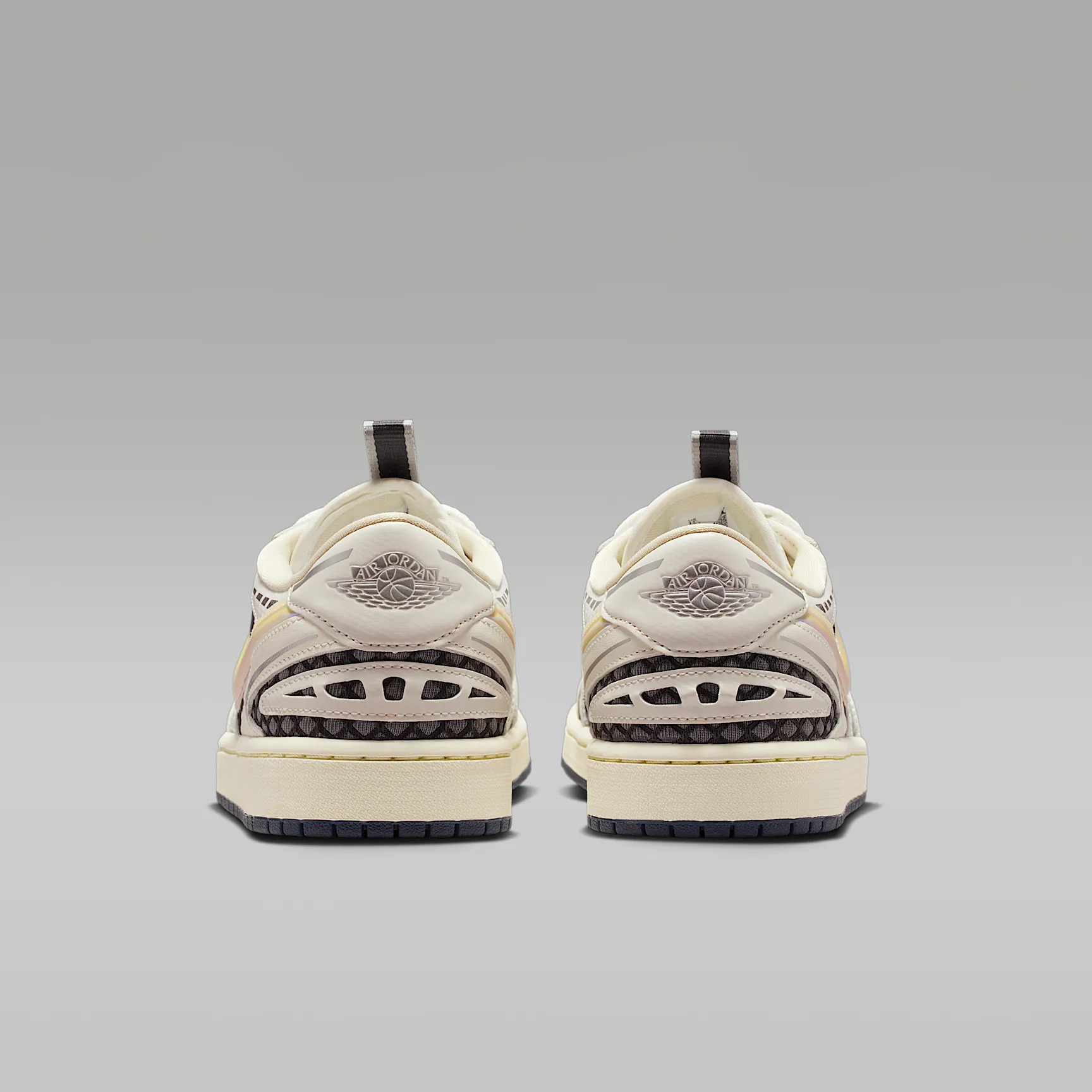 CFCABF_Air-Jordan-1-Low-Method-of-Make-WMNS_SAIL_HQ2186-100_img5