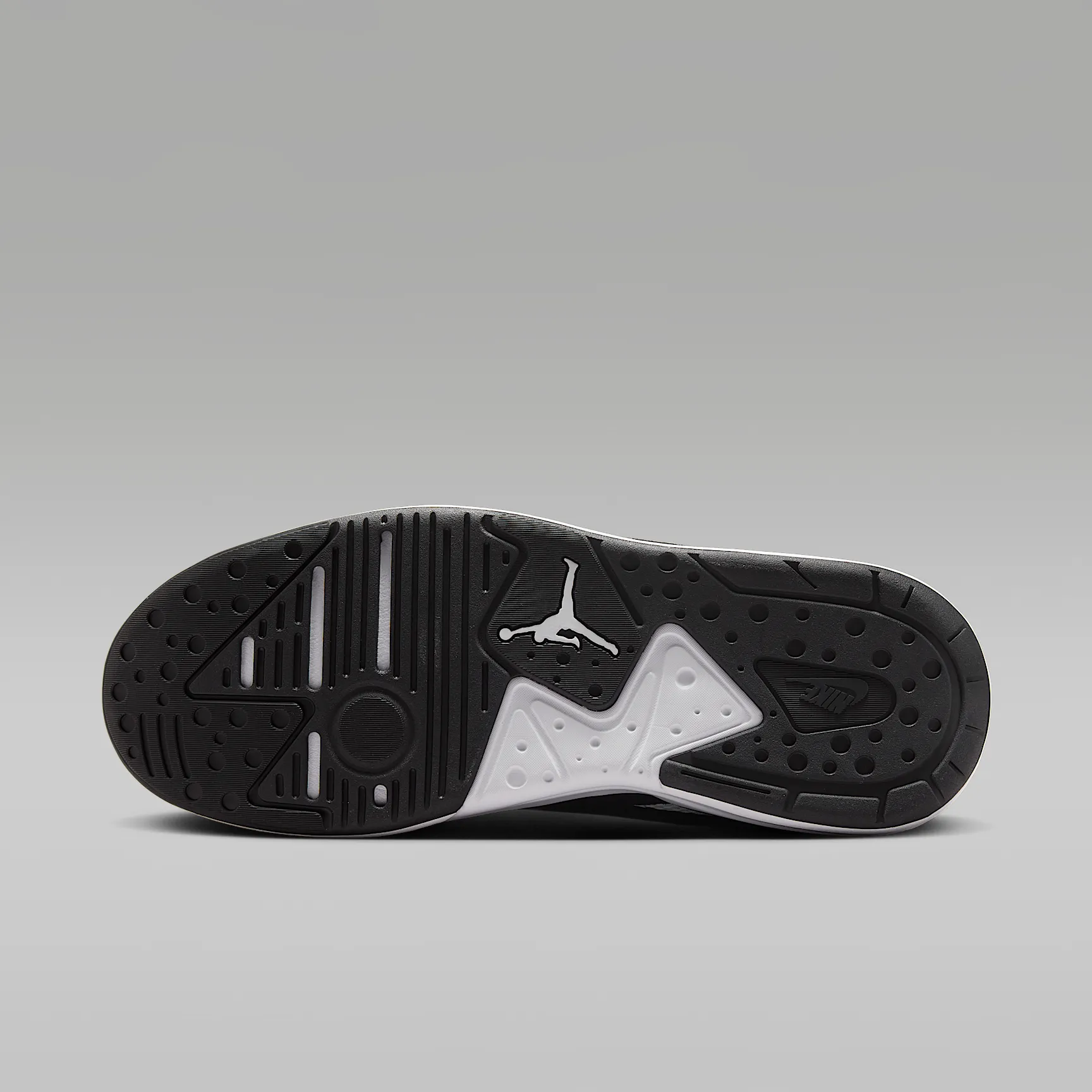 000000_Jordan-CMFT-Era_BLACK-WHITE_HJ6777-001_img1
