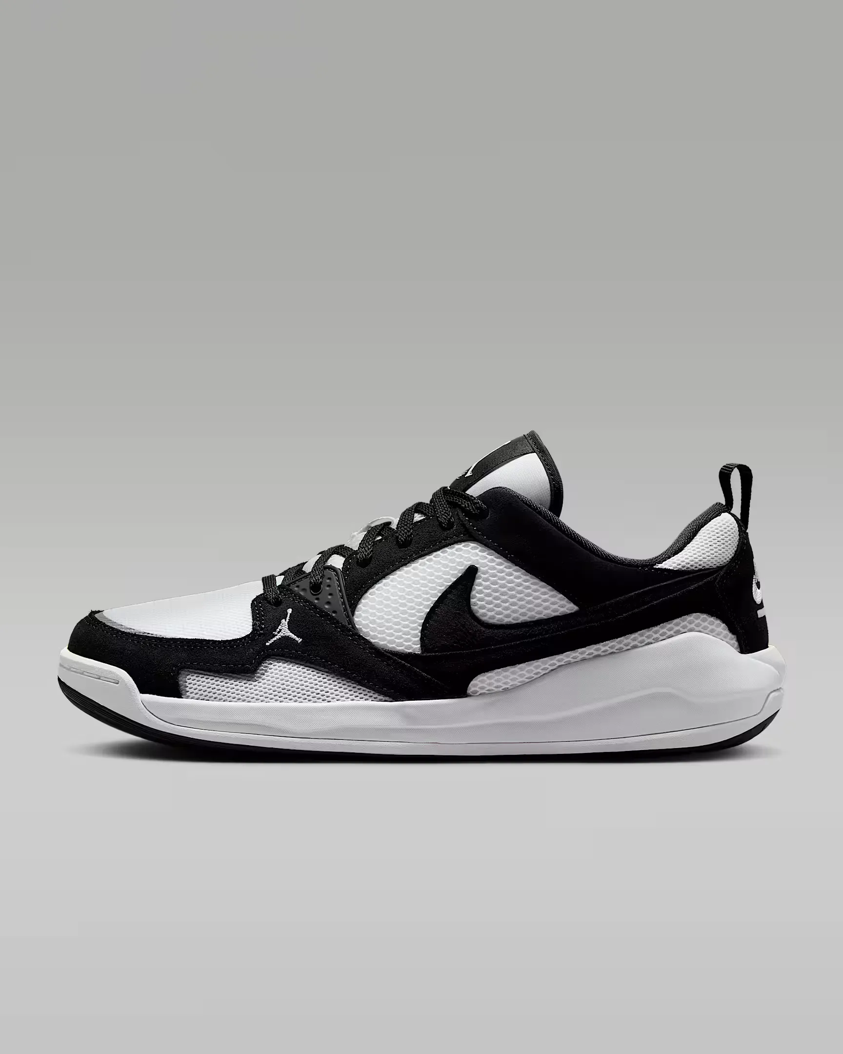 000000_Jordan-CMFT-Era_BLACK-WHITE_HJ6777-001_img9