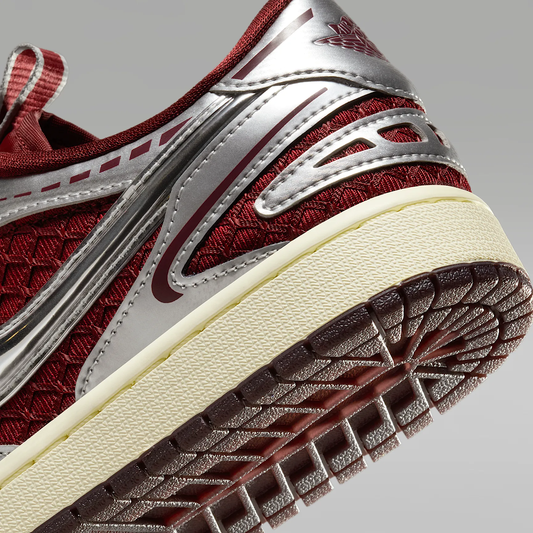 7F4441_Air-Jordan-1-Low-Method-of-Make-WMNS_DARK-TEAM-RED_HQ2186-600_img7