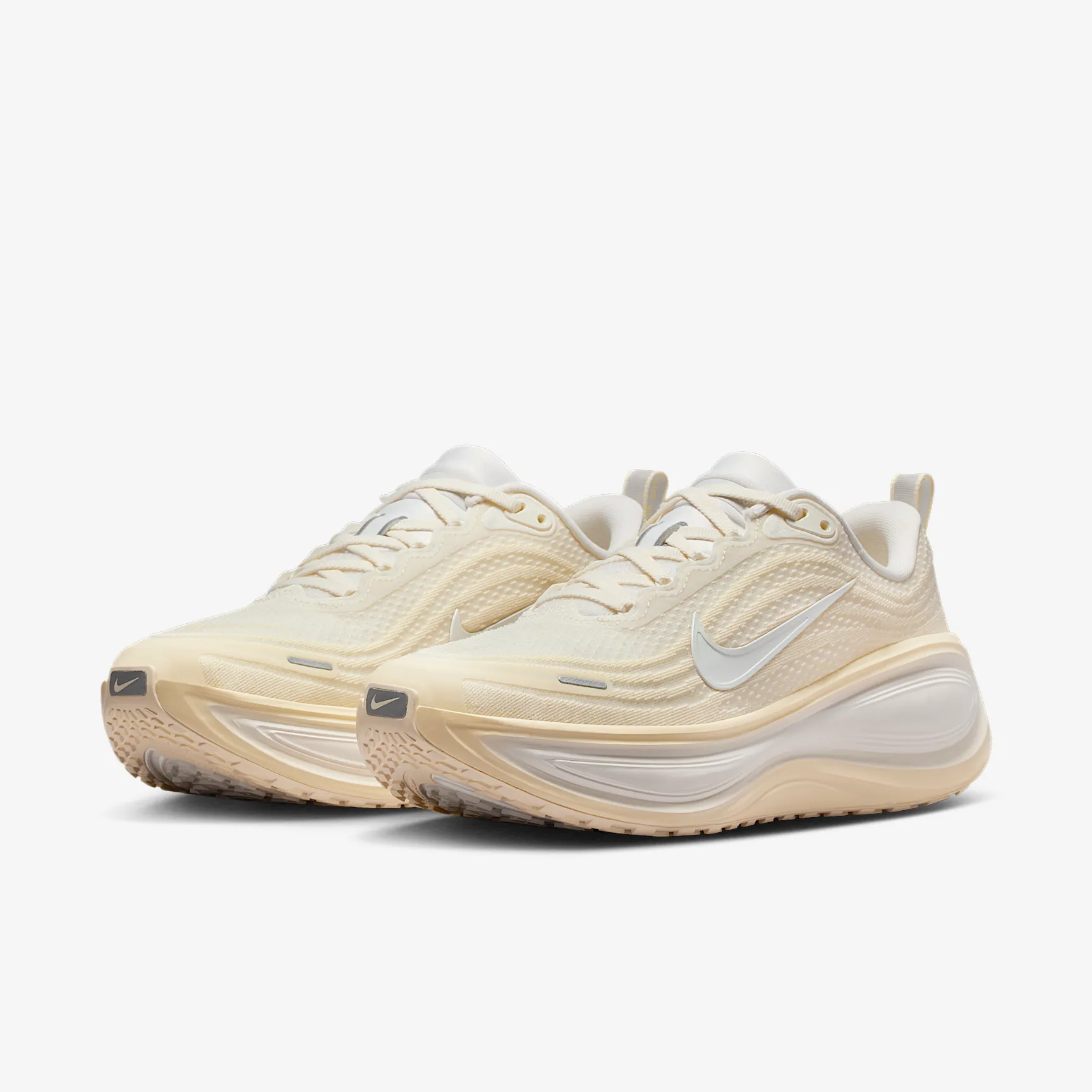 D9C8AB_Nike-Vomero-Plus-WMNS_SAIL-ALABASTER_HV8154-105_img4