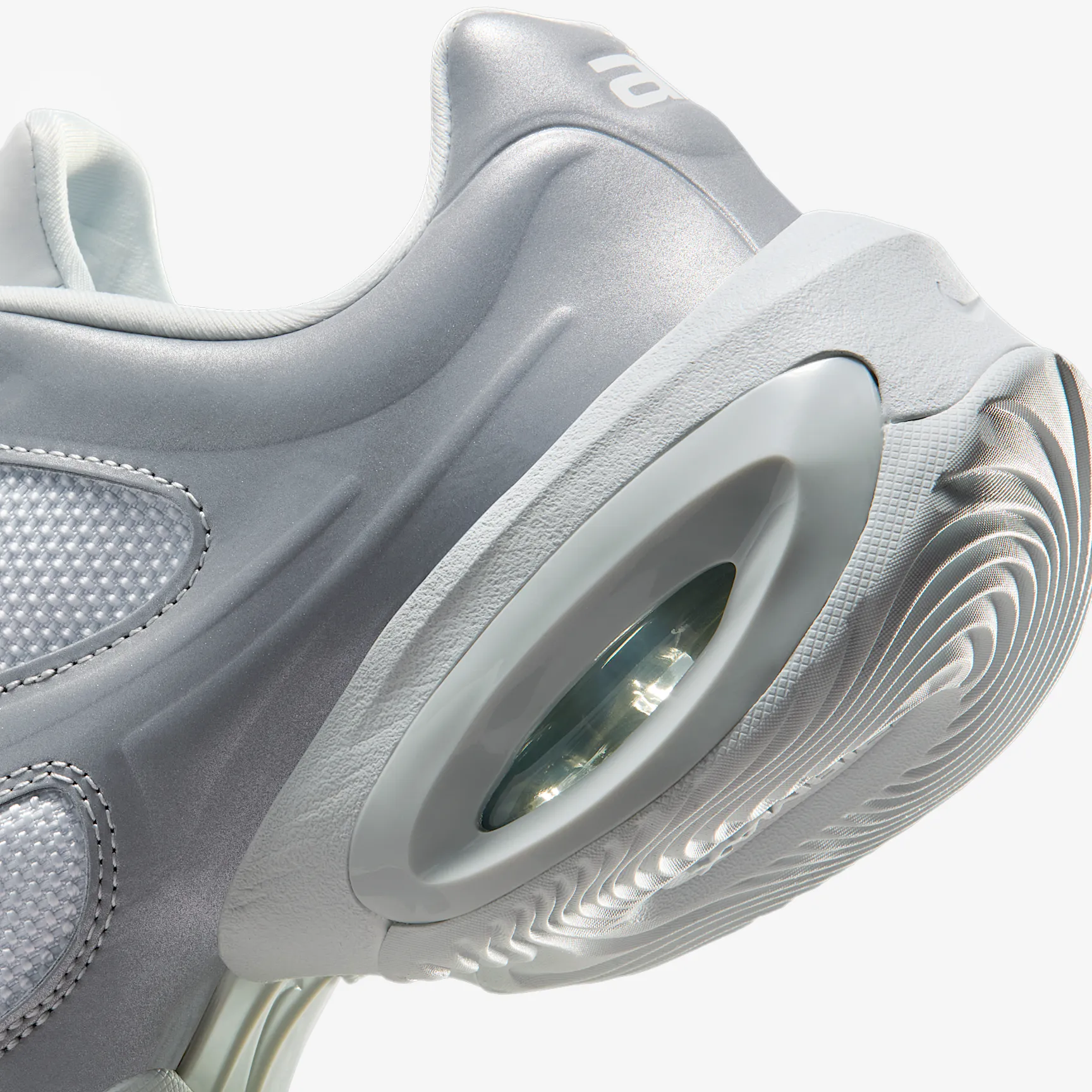 AFB3B5_Nike-Air-Max-Muse_PURE-PLATINUM-SILVER_IB2221-001_img7