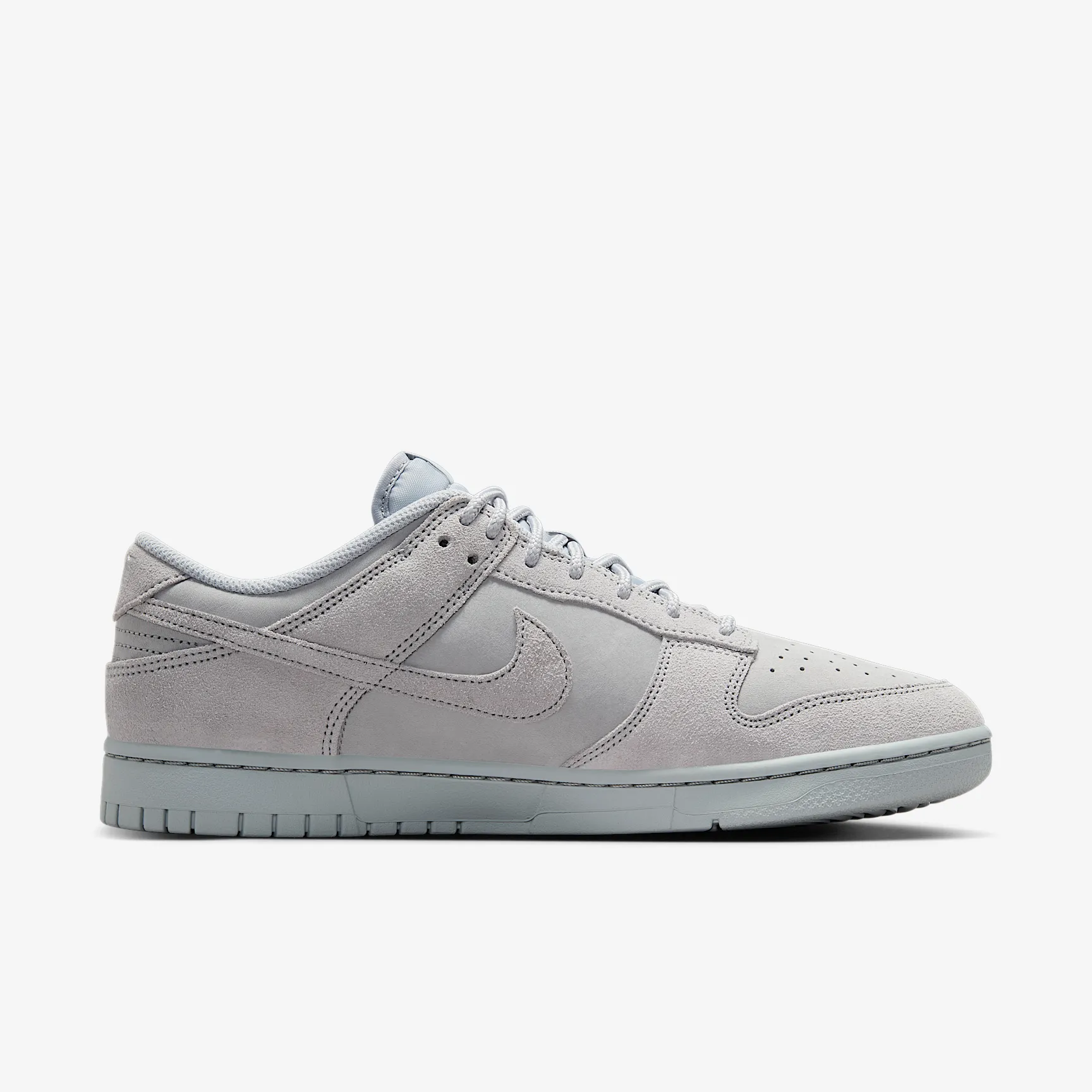 686E70_Nike-Dunk-Low-Retro-SE_WOLF-GREY-SUEDE_IB6651-002_img2