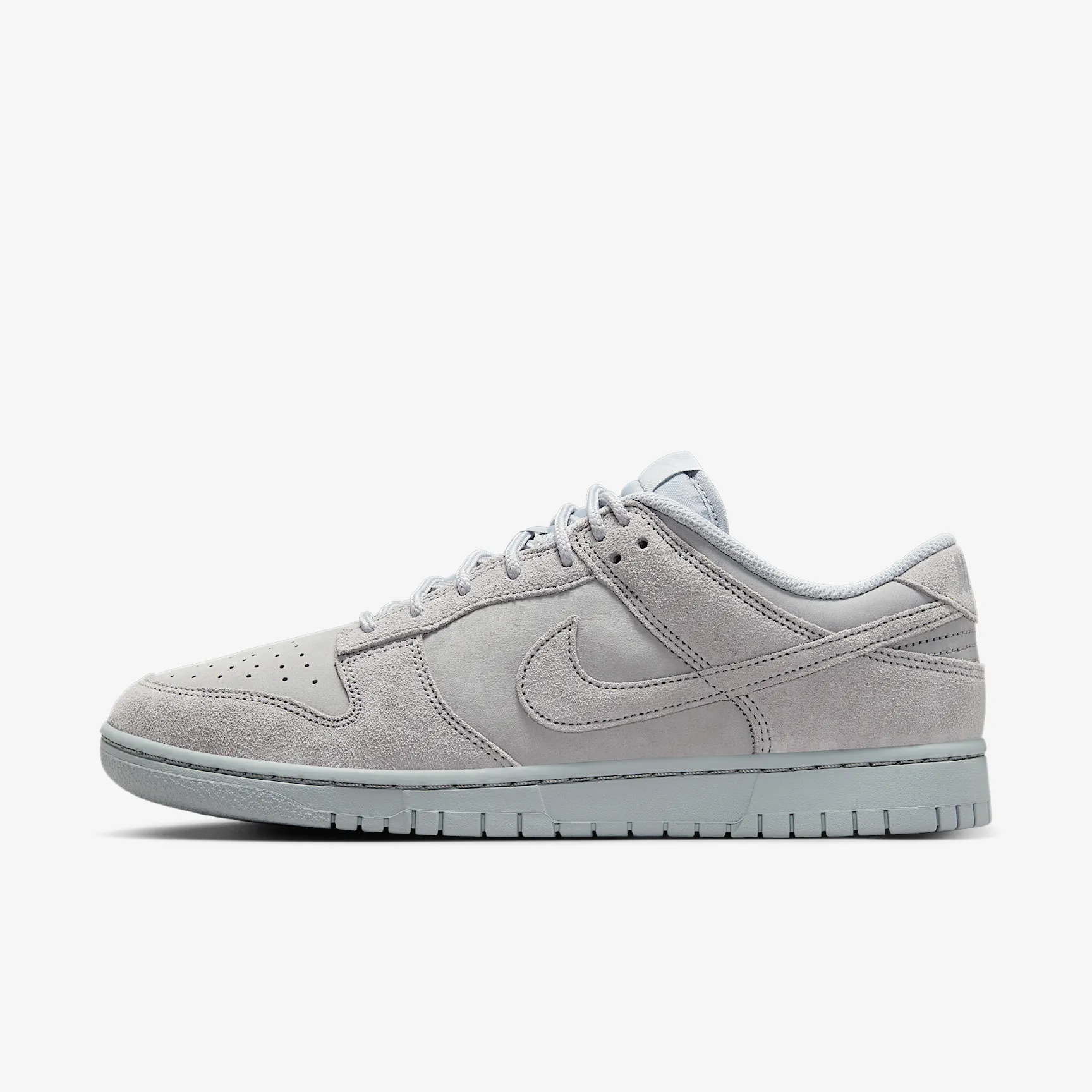 686E70_Nike-Dunk-Low-Retro-SE_WOLF-GREY-SUEDE_IB6651-002_img0