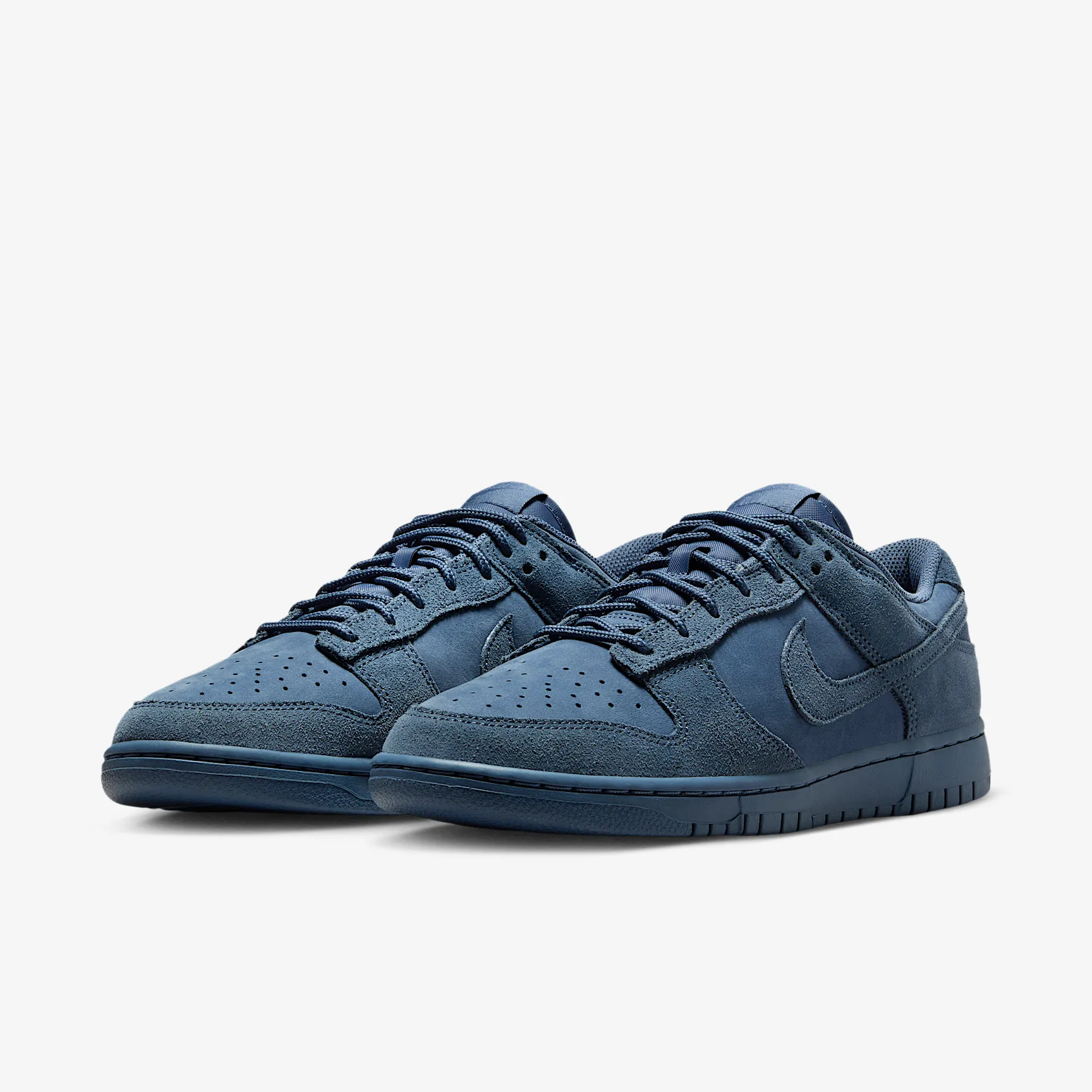 2D4153_Nike-Dunk-Low-Retro-SE_DIFFUSED-BLUE-SUEDE_IB6651-400_img4