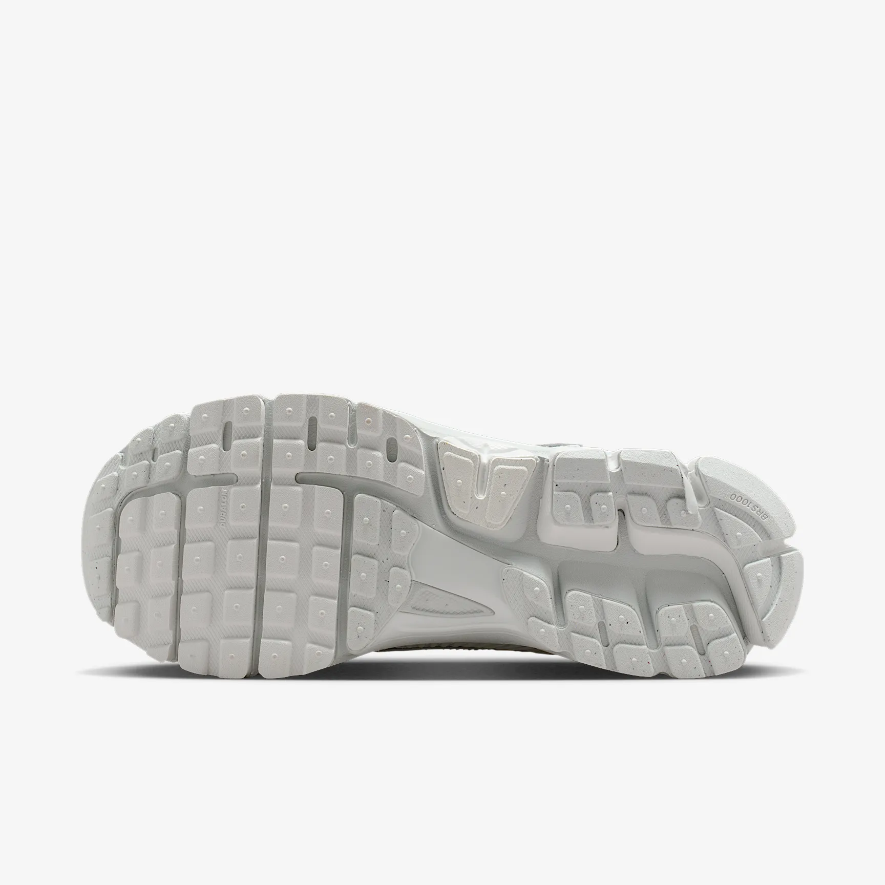 A6B7C6_Nike-Zoom-Vomero-5-WMNS_PURE-PLATINUM-CELESTINE-BLUE_IB8929-001_img1