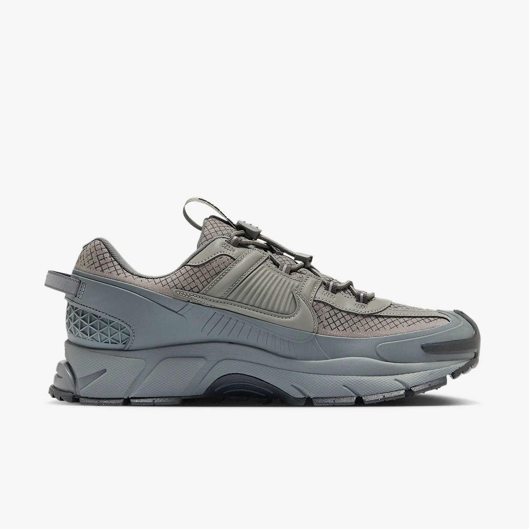5E686E_Nike-Zoom-Vomero-Roam_METALLIC-PEWTER-COOL-GREY_HV6901-001_img2