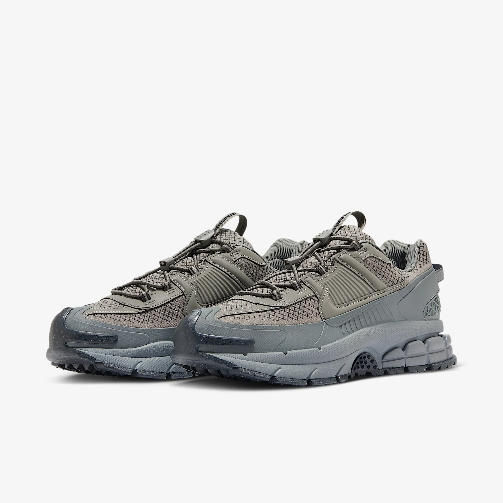 5E686E_Nike-Zoom-Vomero-Roam_METALLIC-PEWTER-COOL-GREY_HV6901-001_img4