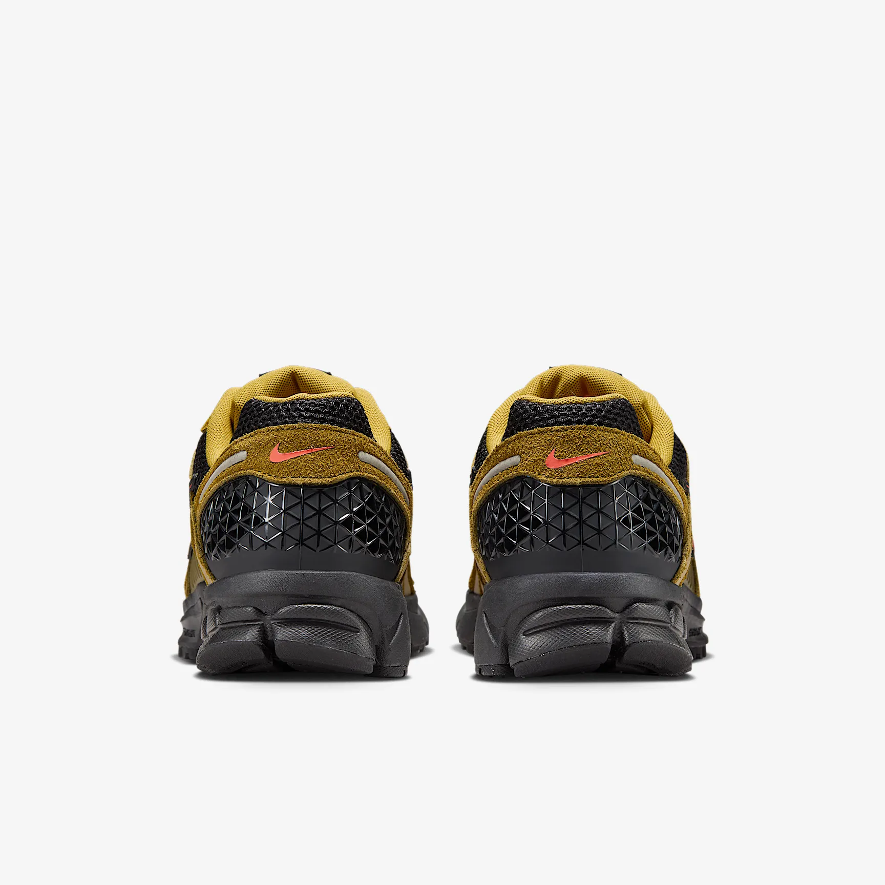 815A06_Nike-Zoom-Vomero-5-Premium_OLIVE-FLAK_IH1344-300_img5