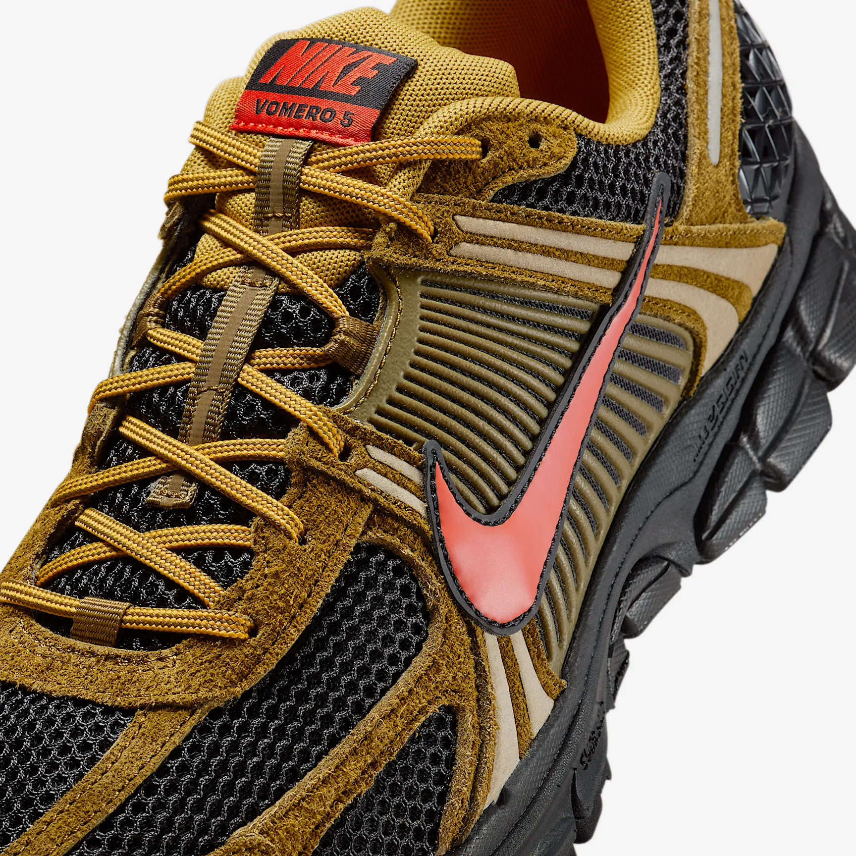 815A06_Nike-Zoom-Vomero-5-Premium_OLIVE-FLAK_IH1344-300_img6