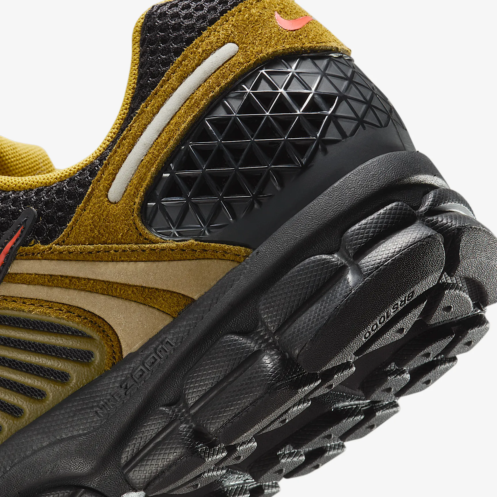 815A06_Nike-Zoom-Vomero-5-Premium_OLIVE-FLAK_IH1344-300_img7