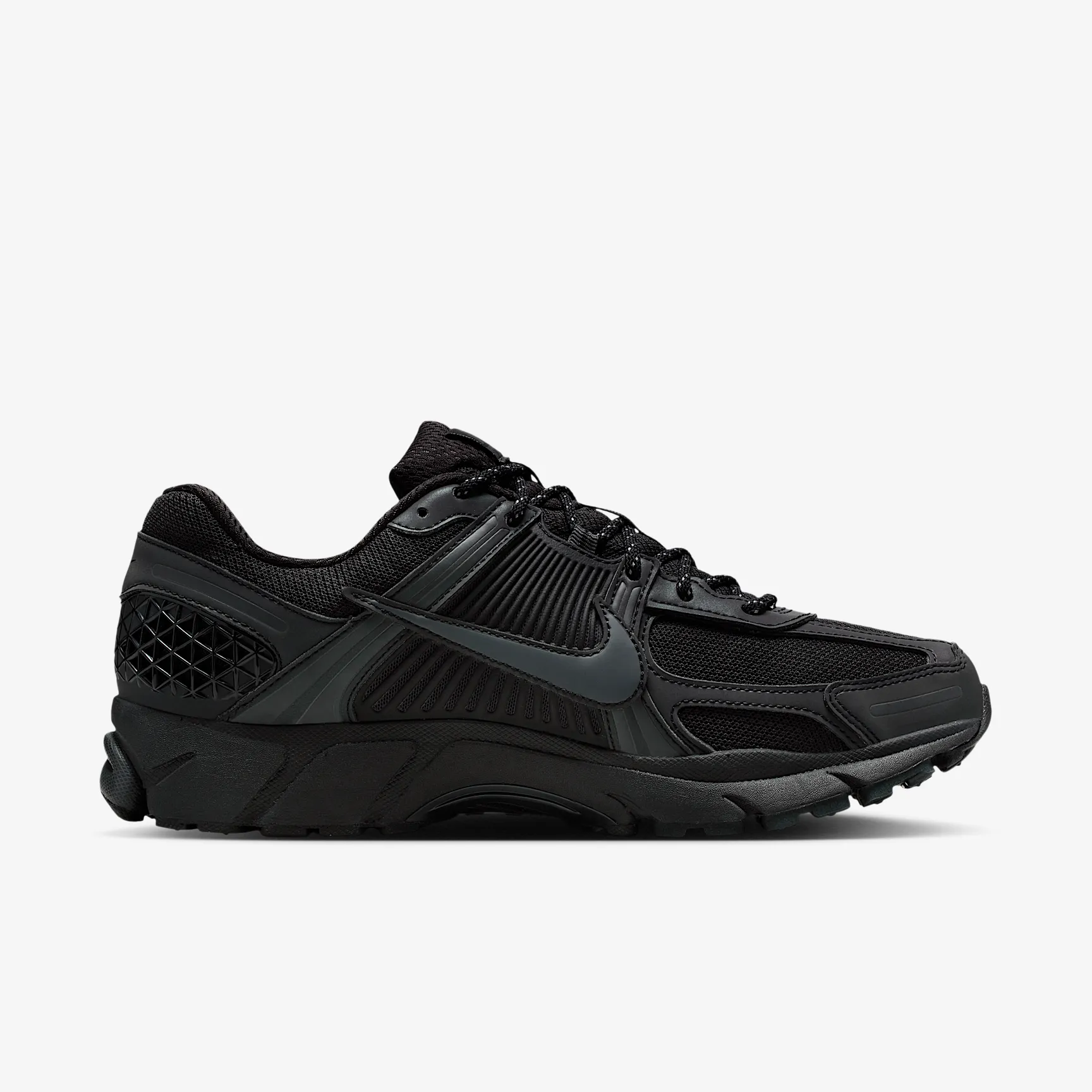 000000_Nike-Zoom-Vomero-5-SE_BLACK-REFLECTIVE_IM6597-001_img2