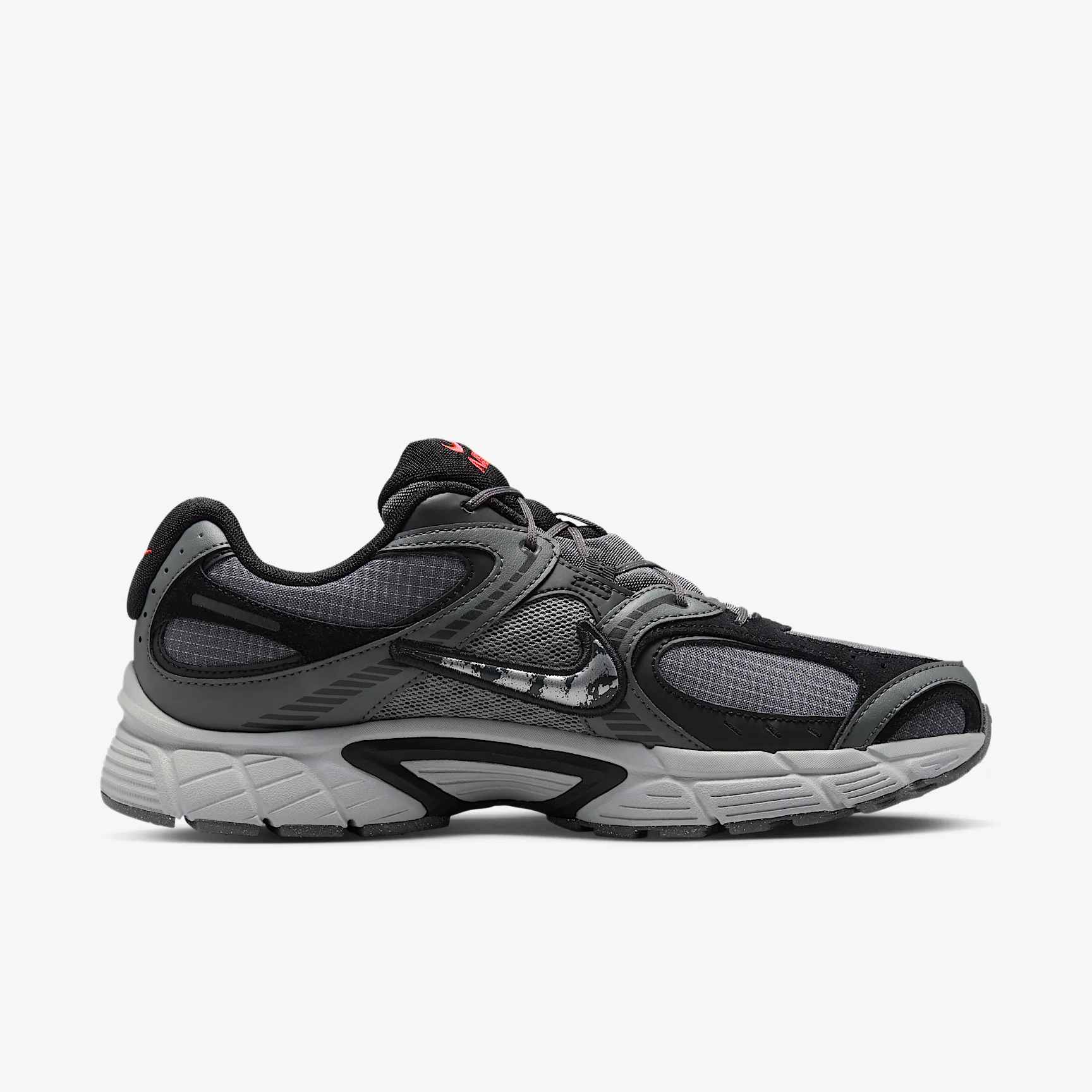 696D70_Nike-V5-RNR-SE_IRON-GREY_IM6769-068_img2