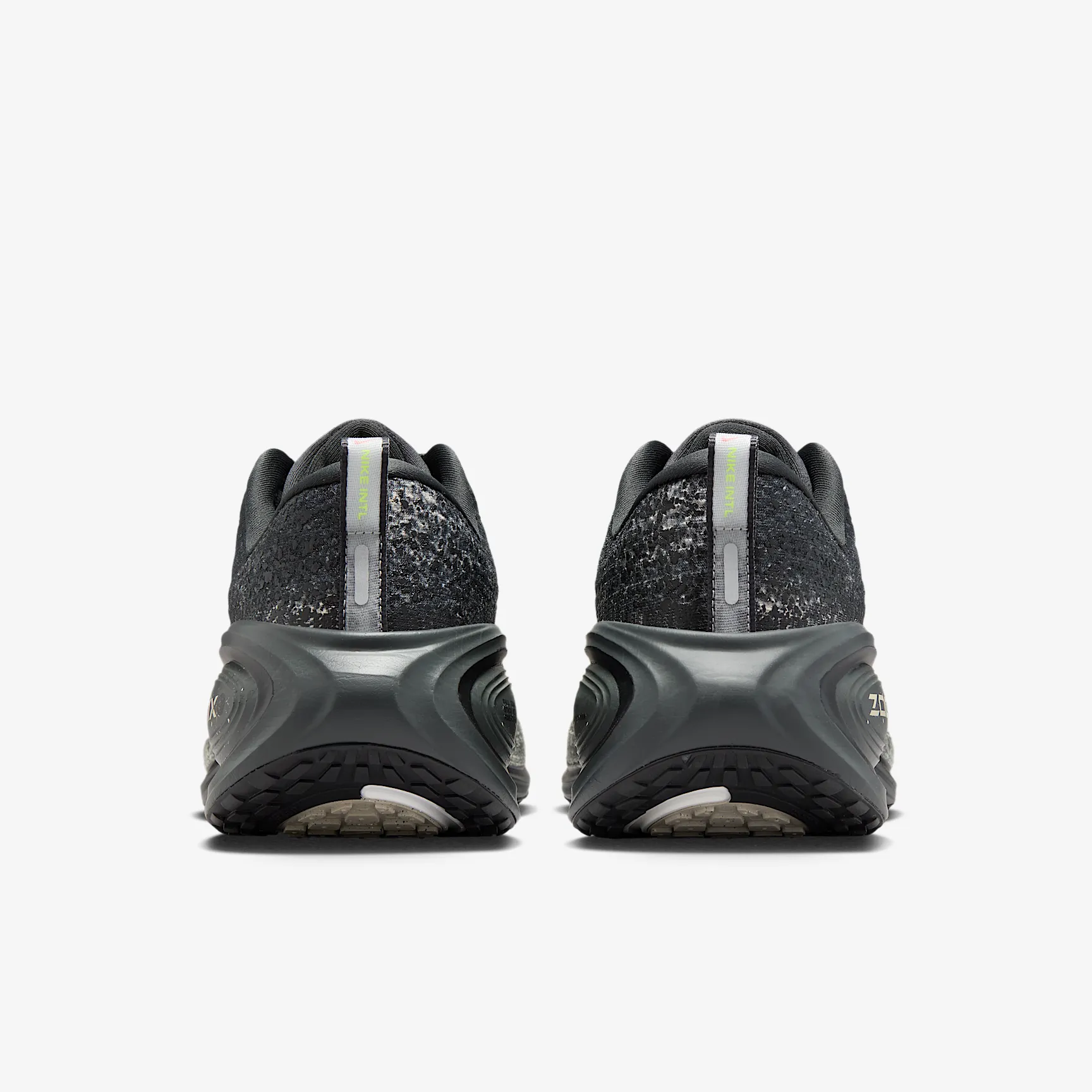 2C2B2B_Nike-Vomero-Plus_ANTHRACITE-OATMEAL_IM6776-060_img5