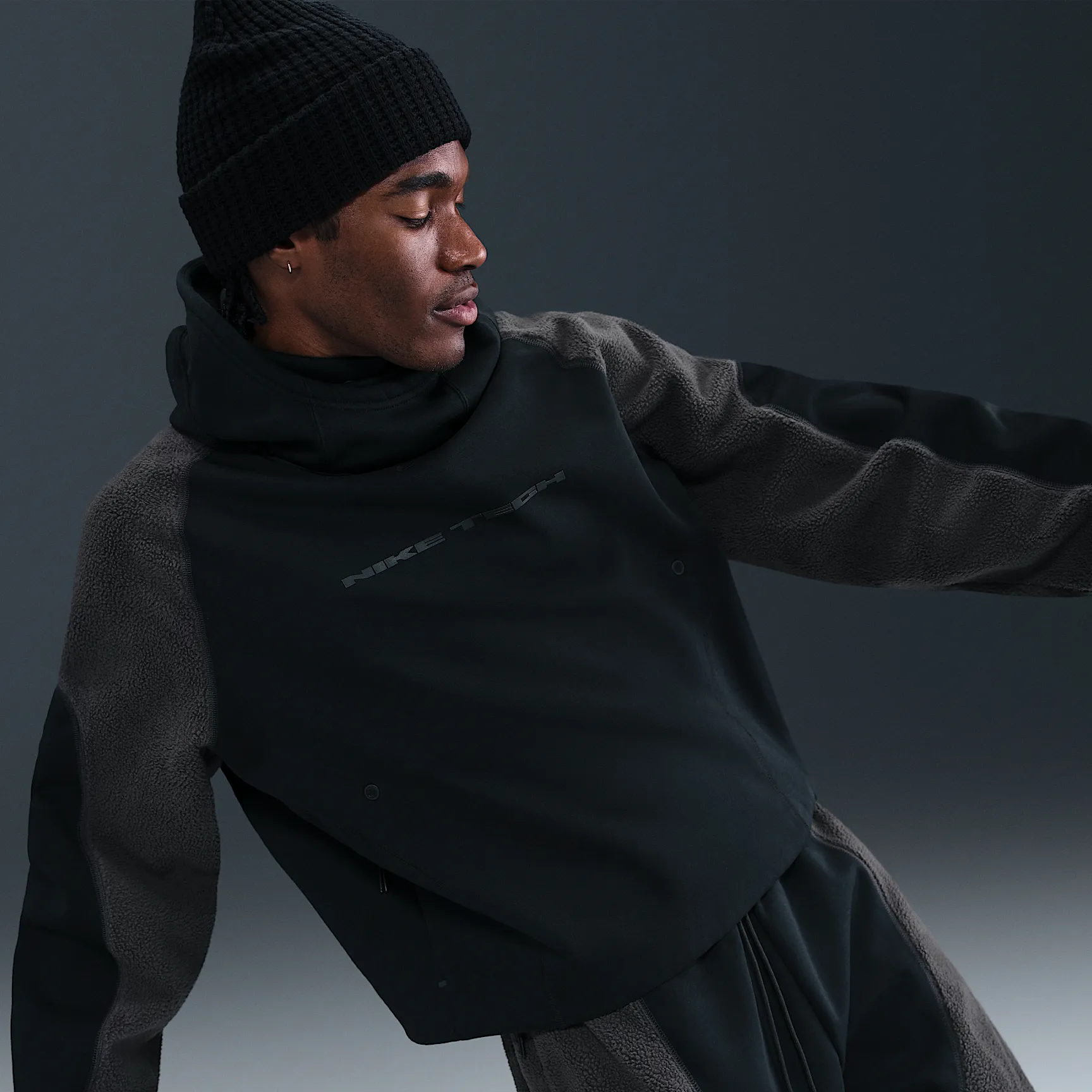 000000_Nike-Tech-Boreas-Oversized-Hoodie_BLACK_IB3363-010_img3