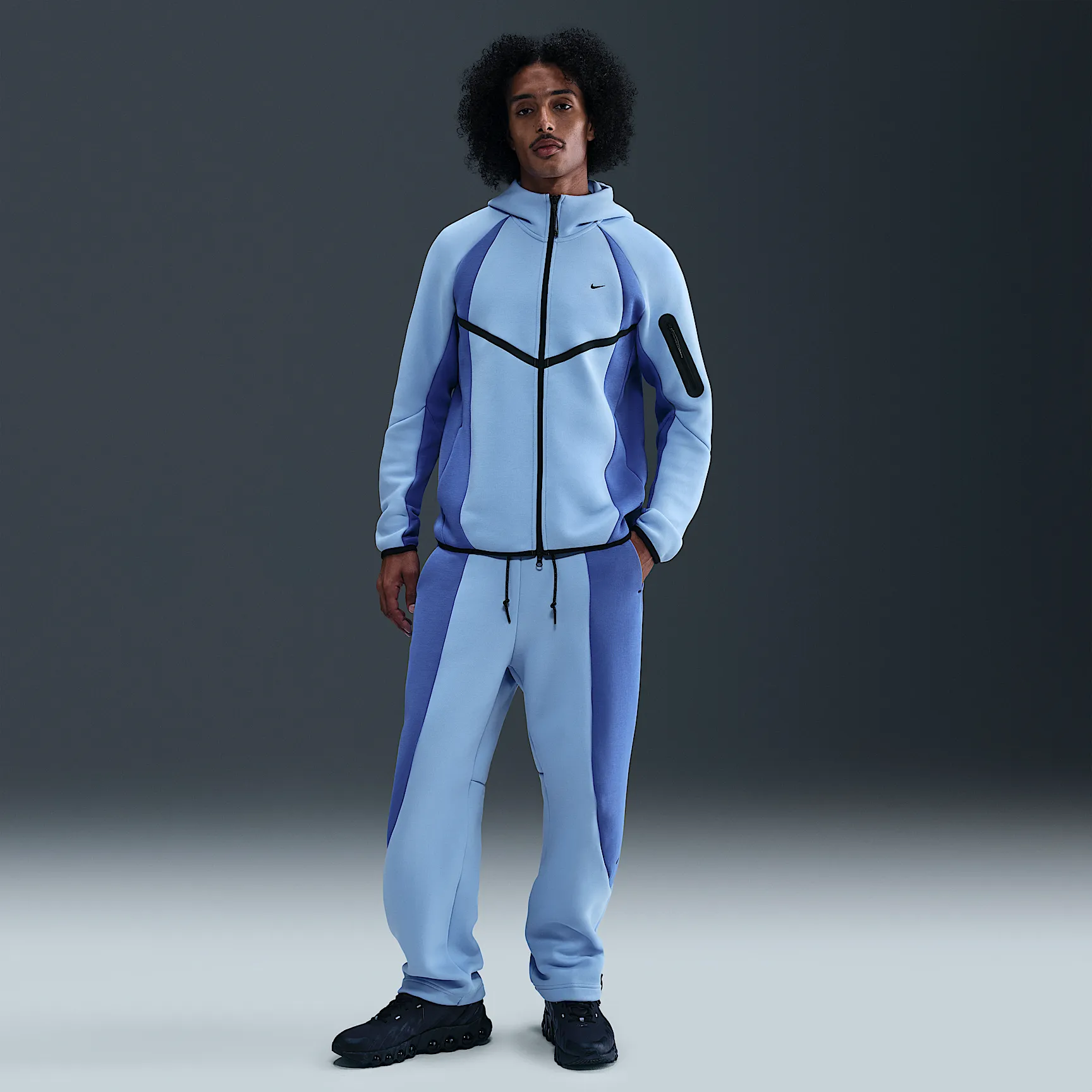 7FA3D0_Nike-Tech-Colour-Block-Open-Hem-Fleece-Trousers_COMET-BLUE_IF1323-468_img1