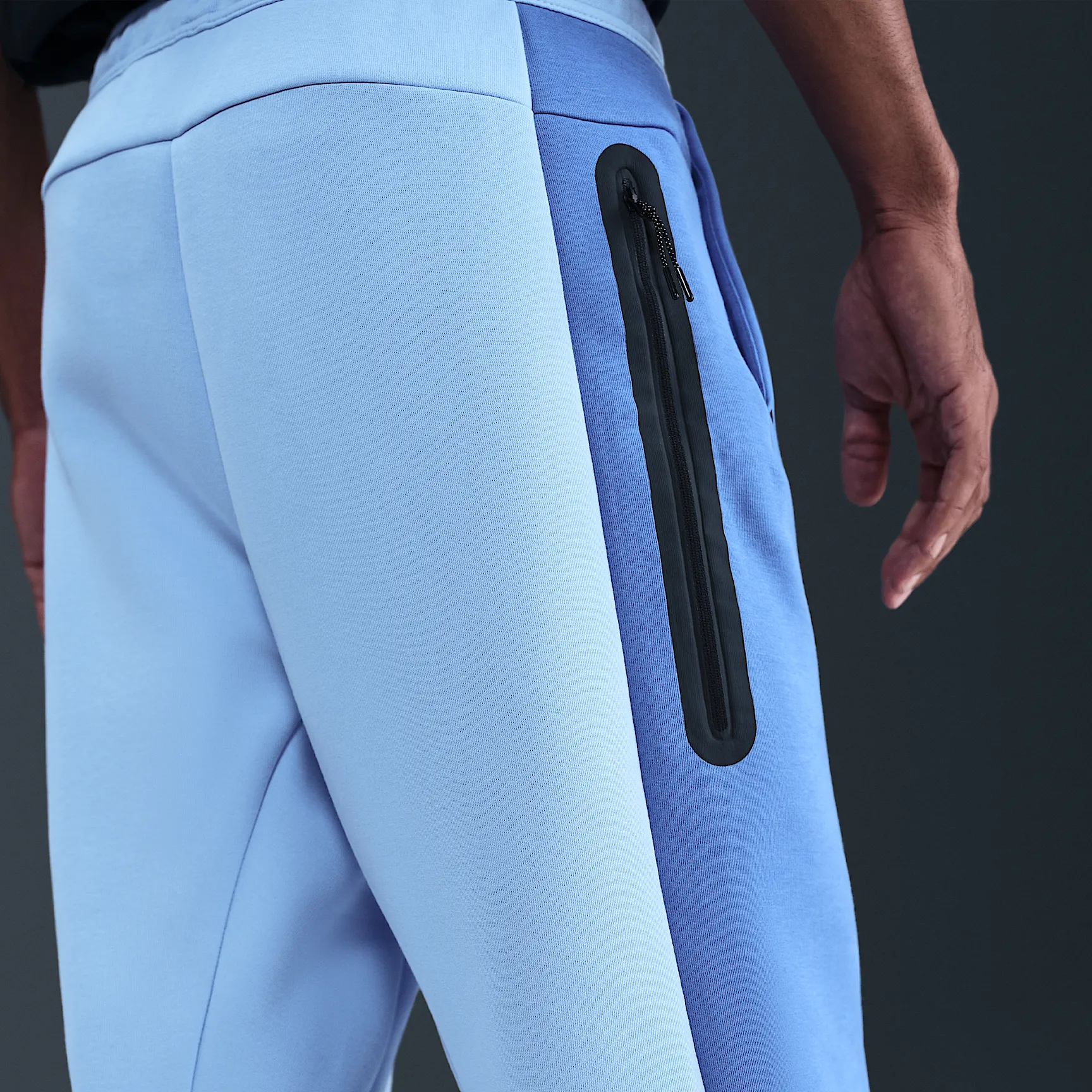7FA3D0_Nike-Tech-Colour-Block-Open-Hem-Fleece-Trousers_COMET-BLUE_IF1323-468_img2