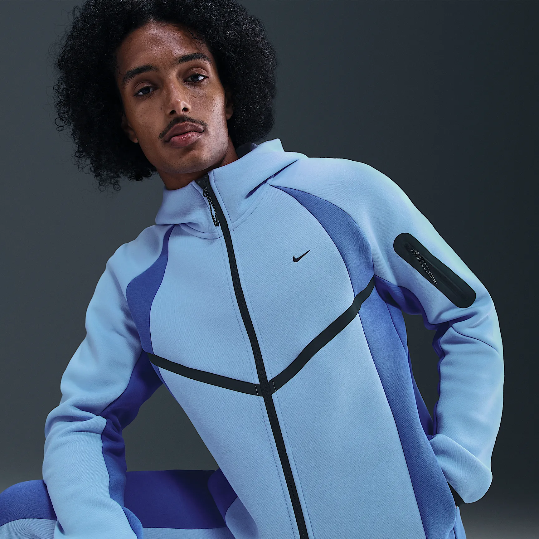 7FA7CD_Nike-Tech-Colour-Block-Full-Zip-Fleece-Windrunner-Jacket_COMET-BLUE_IF1325-468_img2