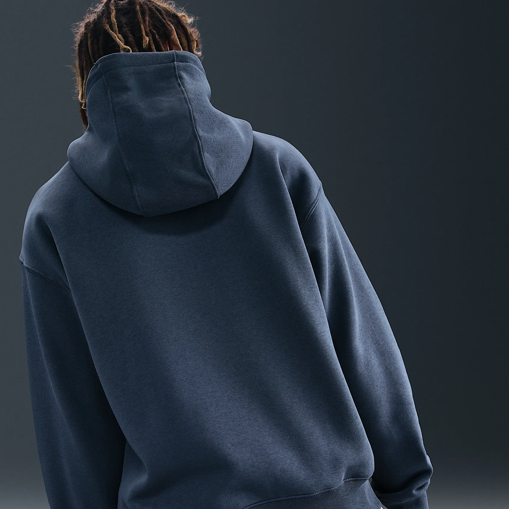 303B4C_Nike-Pullover-Hoodie_THUNDER-BLUE_IQ2769-437_img1